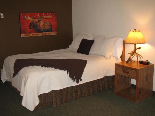 Covered Wagon Motel Lusk WY photo 4