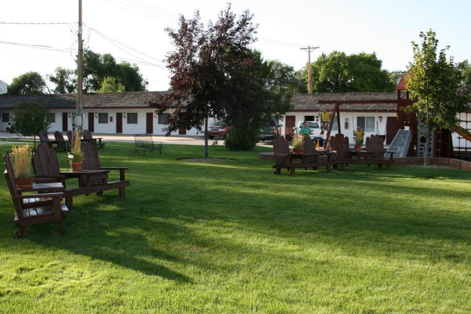 Covered Wagon Motel Lusk WY photo 21