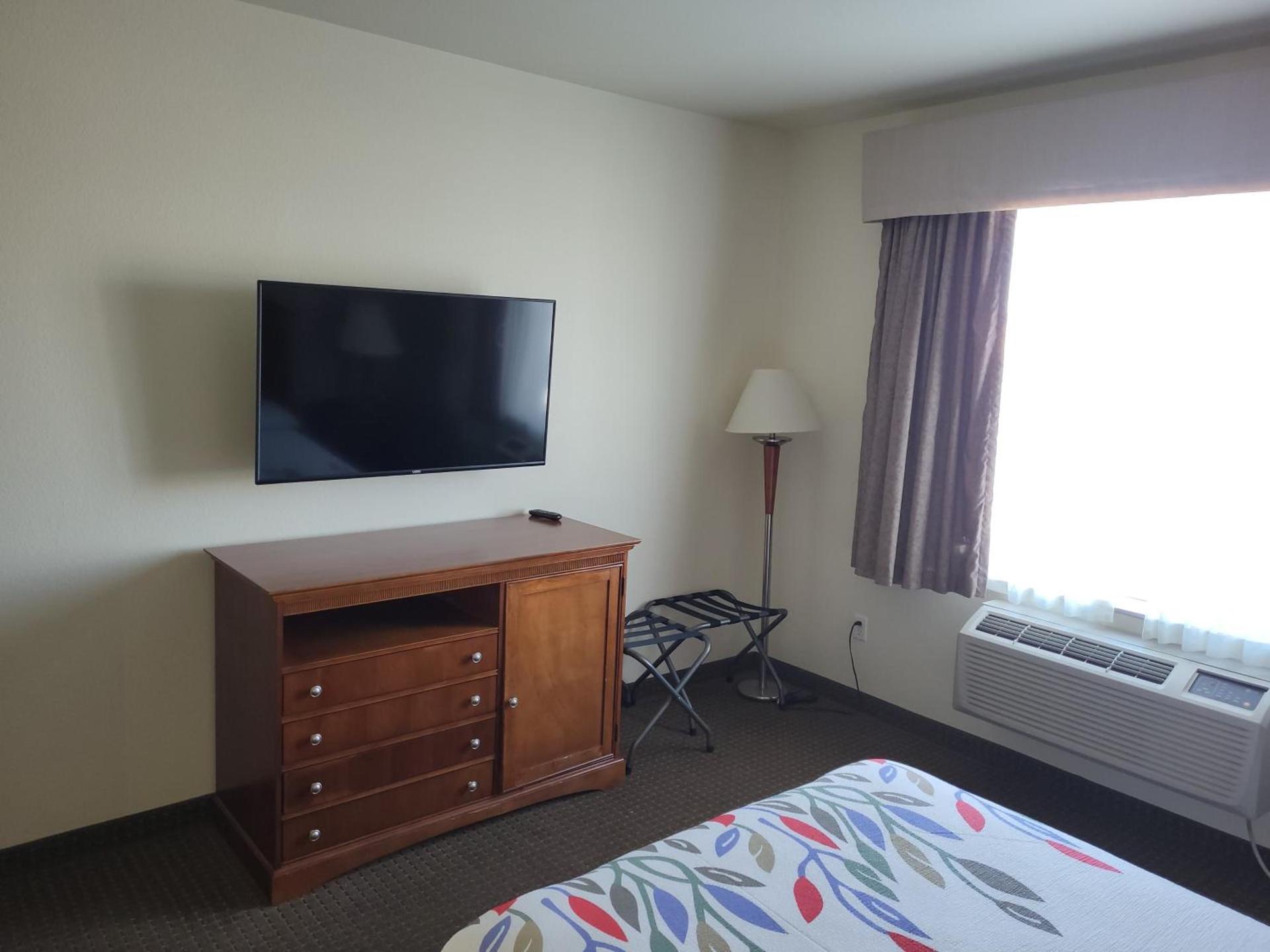 A Riverside Inn Travelodge by Wyndham photo 20