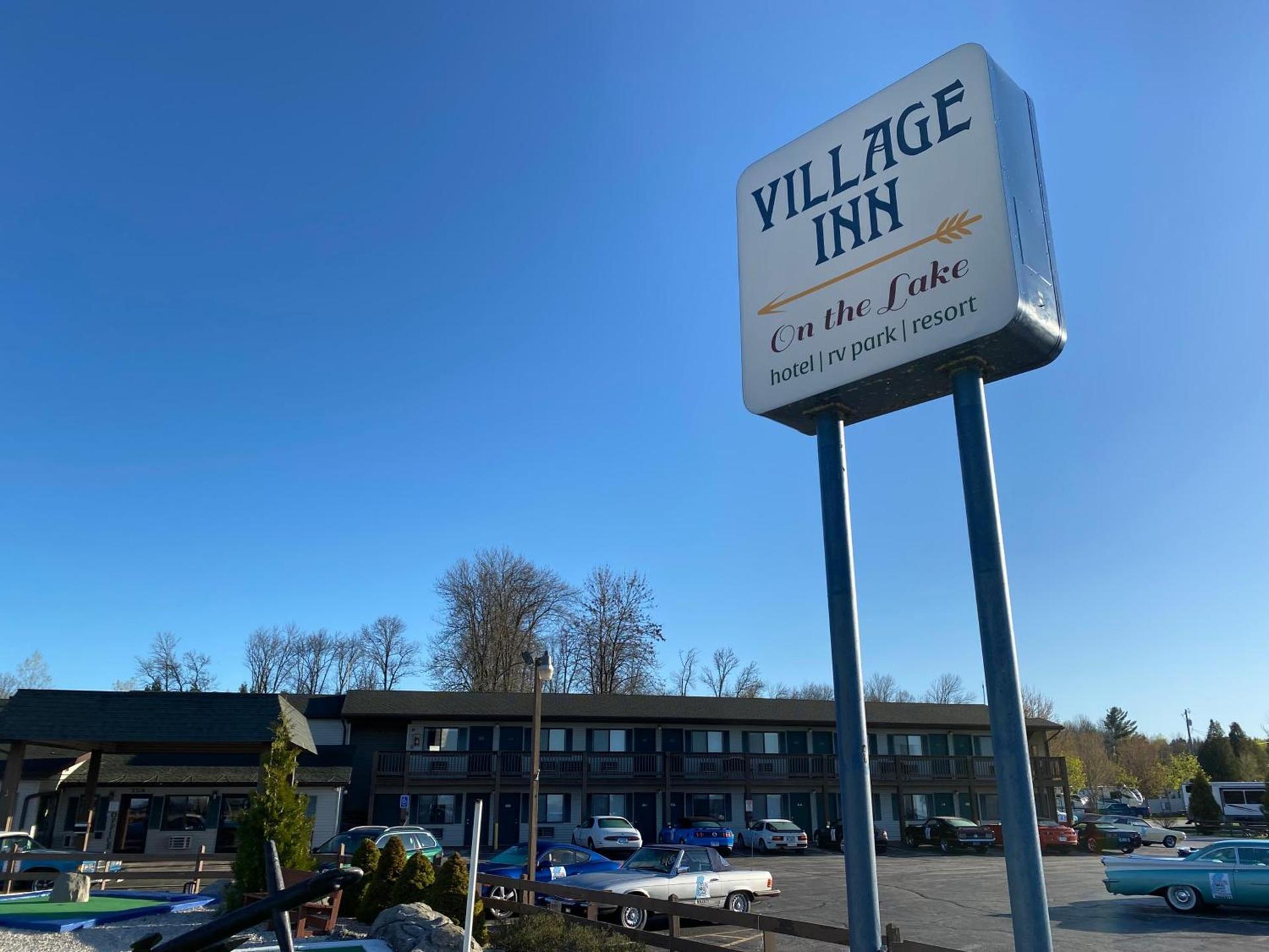 Village Inn on the Lake — hotel in Two Rivers