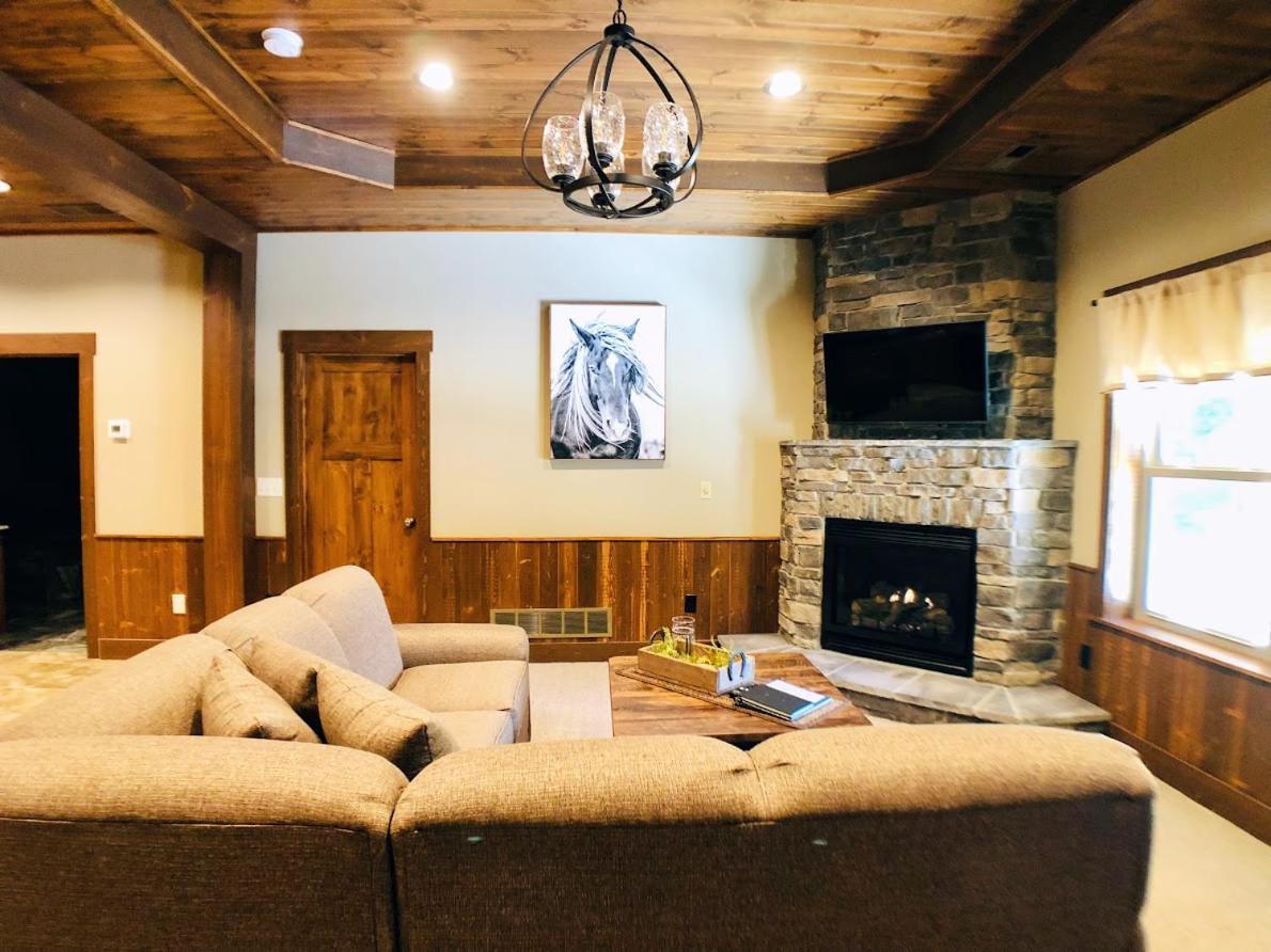 Sojourner's Lodge & Log Cabin Suites photo 36