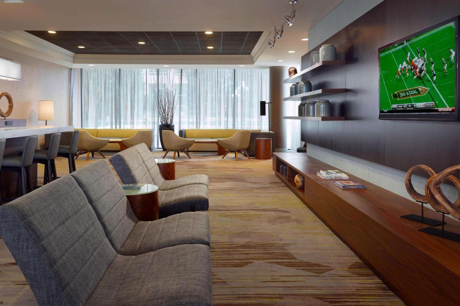 Sonesta Select Atlanta Cumberland Galleria Ballpark photo 5