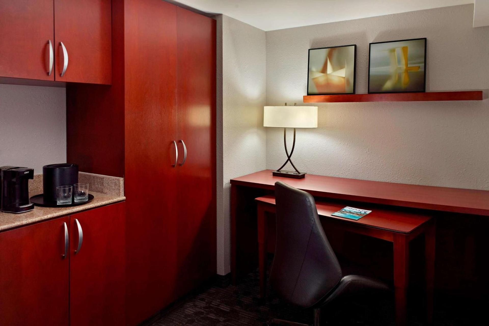 Sonesta Select Atlanta Cumberland Galleria Ballpark photo 12