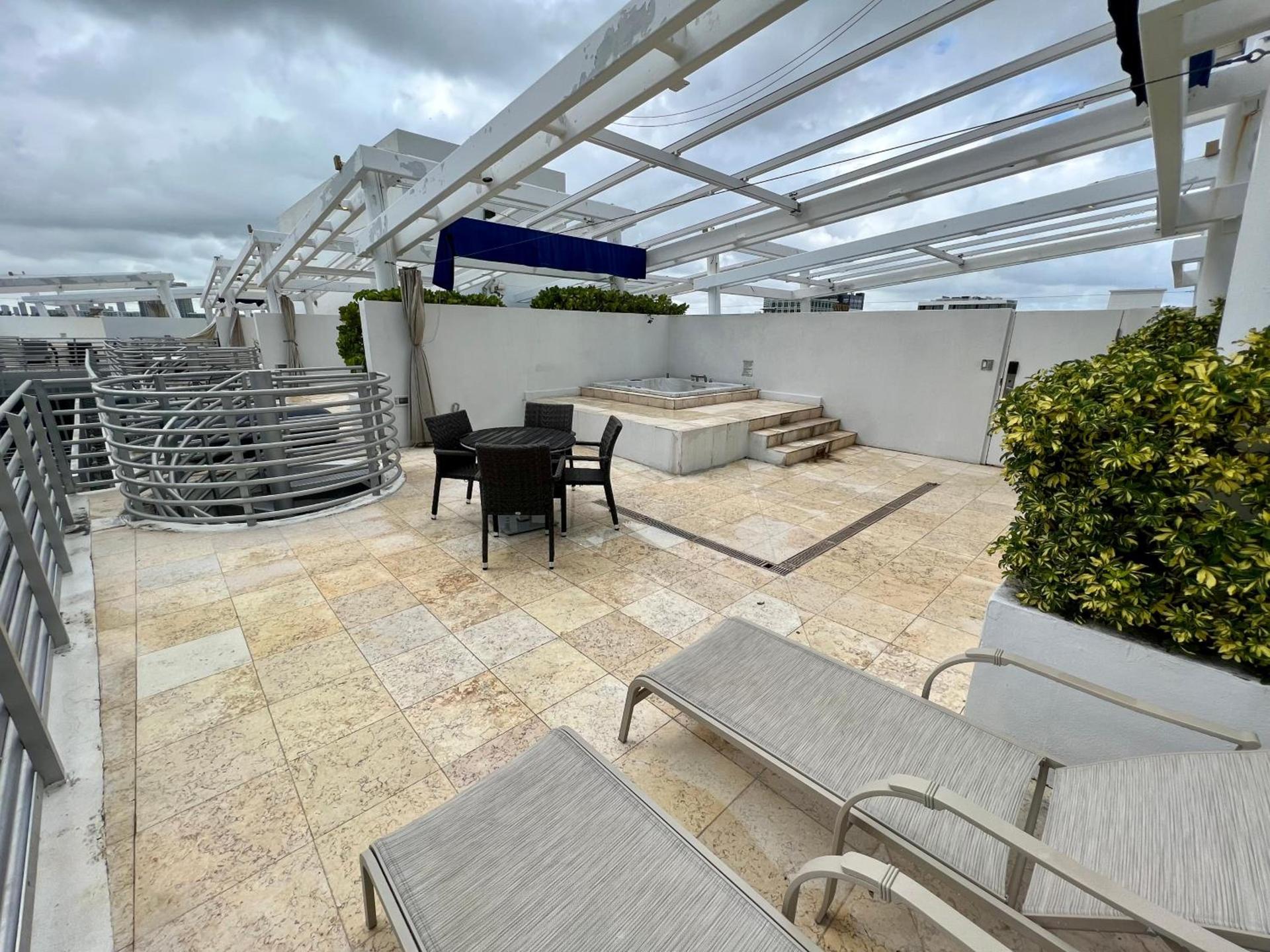 Boutique Suites 3 min walk to beach photo 7