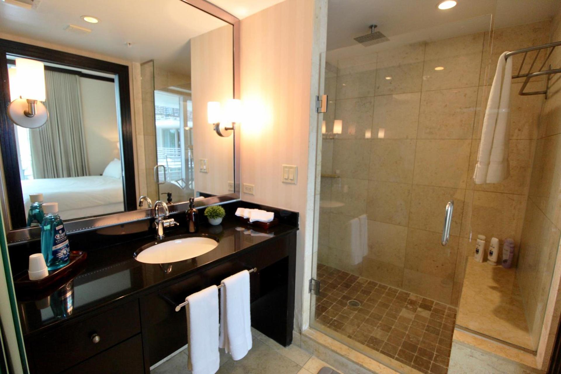 Boutique Suites 3 min walk to beach photo 23
