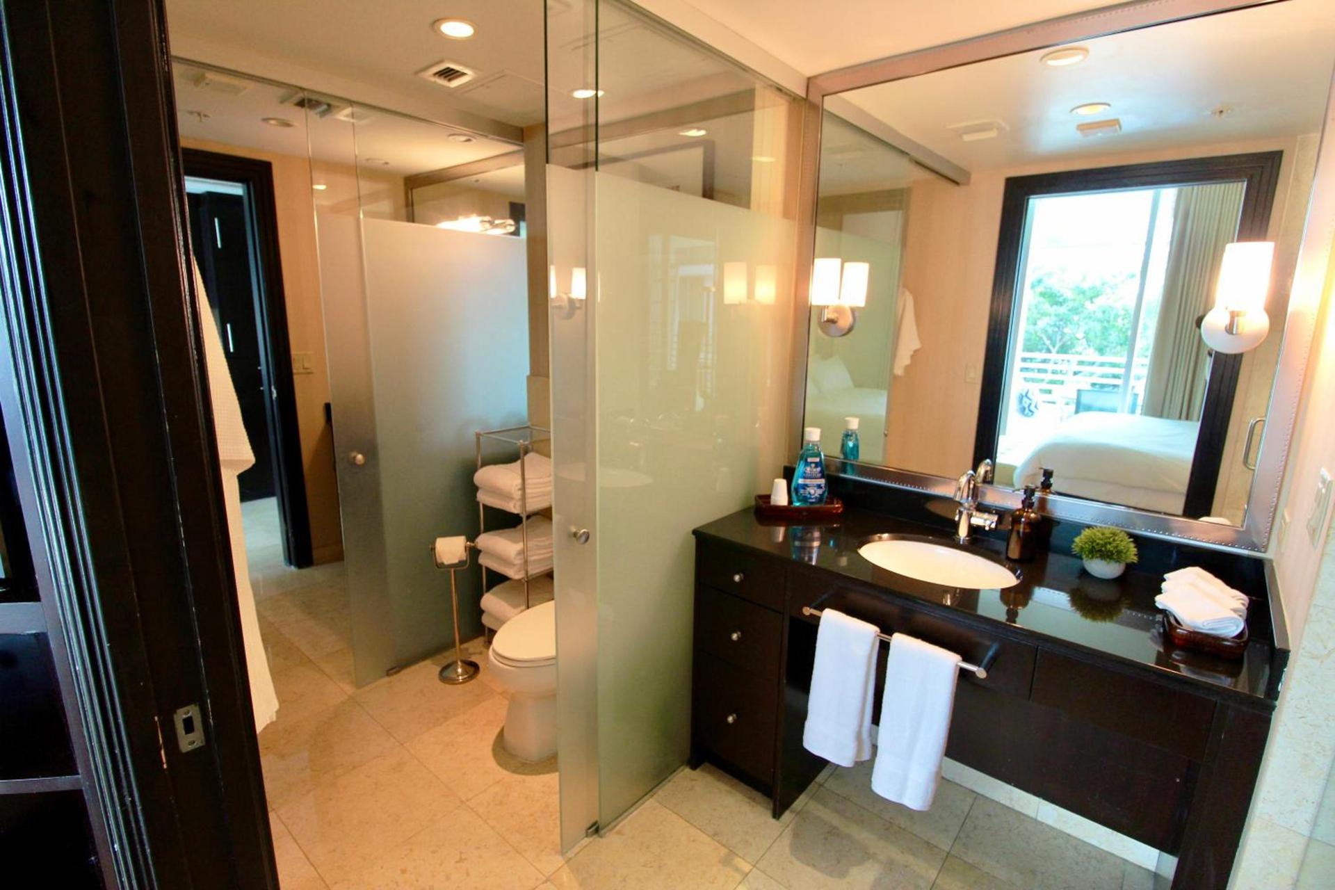 Boutique Suites 3 min walk to beach photo 22