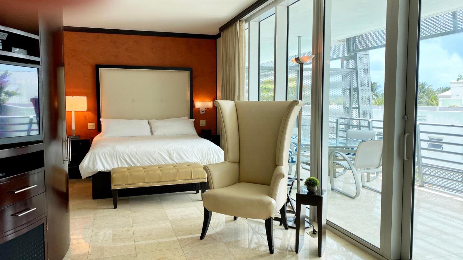 Boutique Suites 3 min walk to beach photo 26