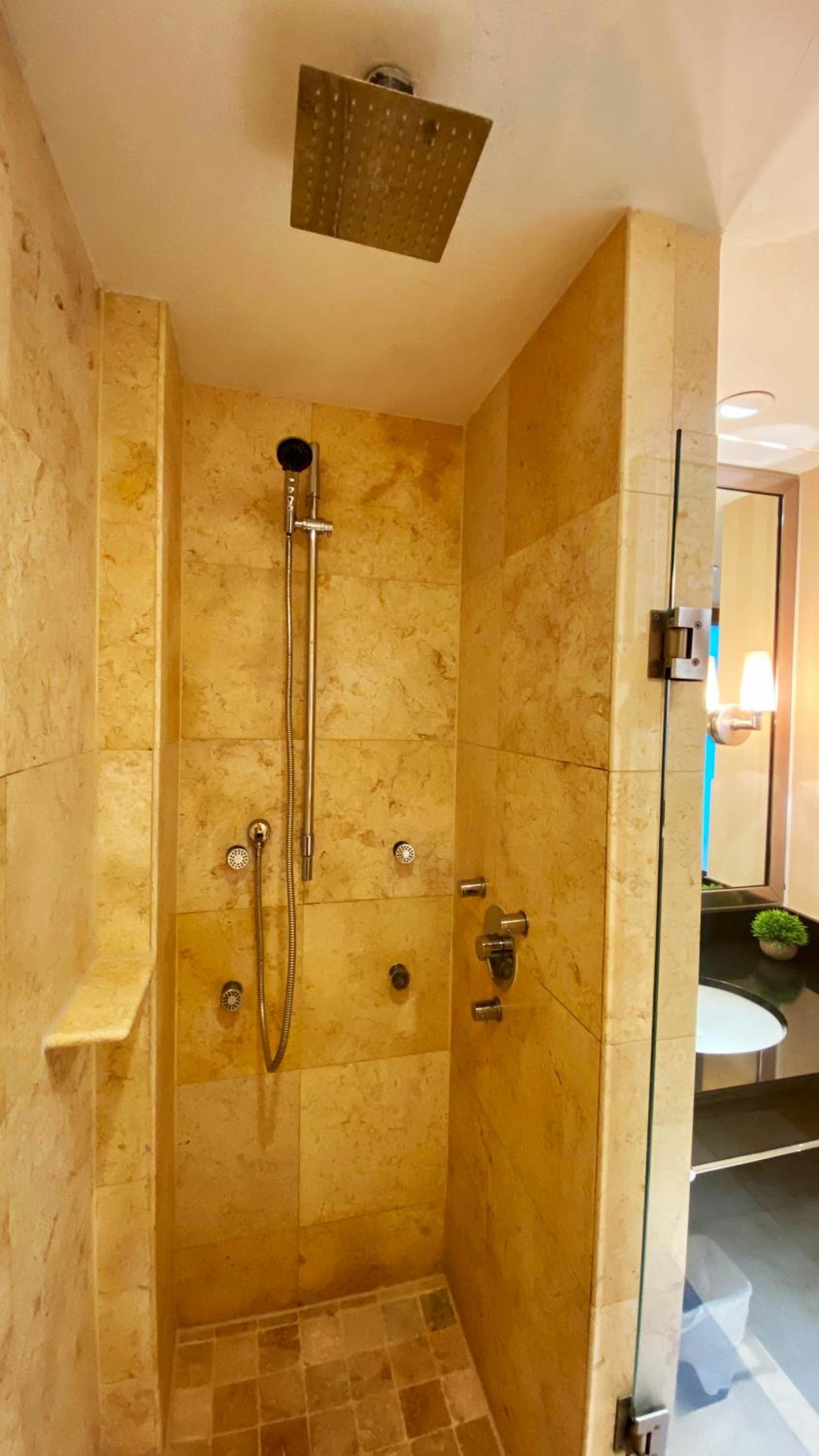 Boutique Suites 3 min walk to beach photo 33
