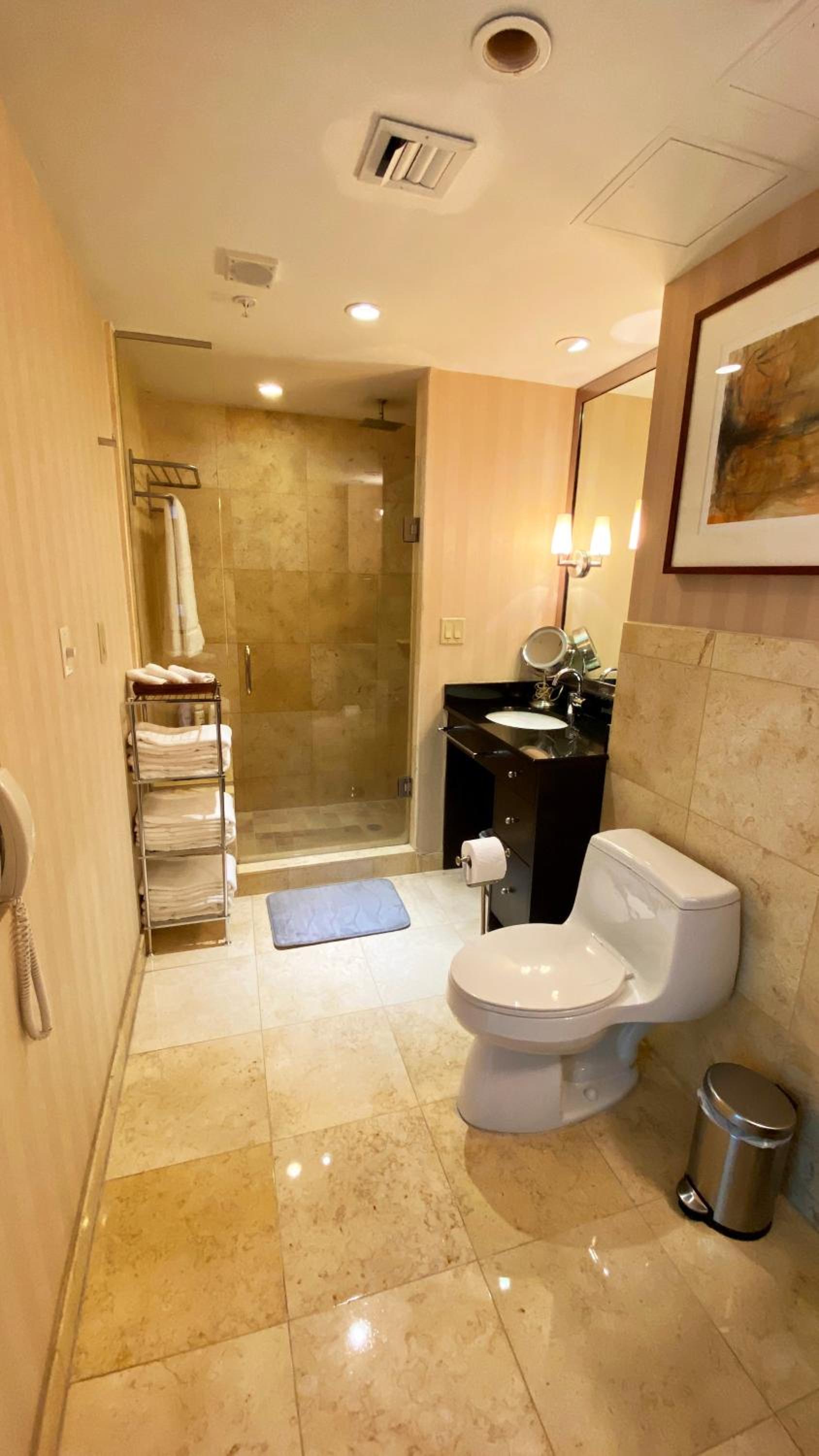Boutique Suites 3 min walk to beach photo 34