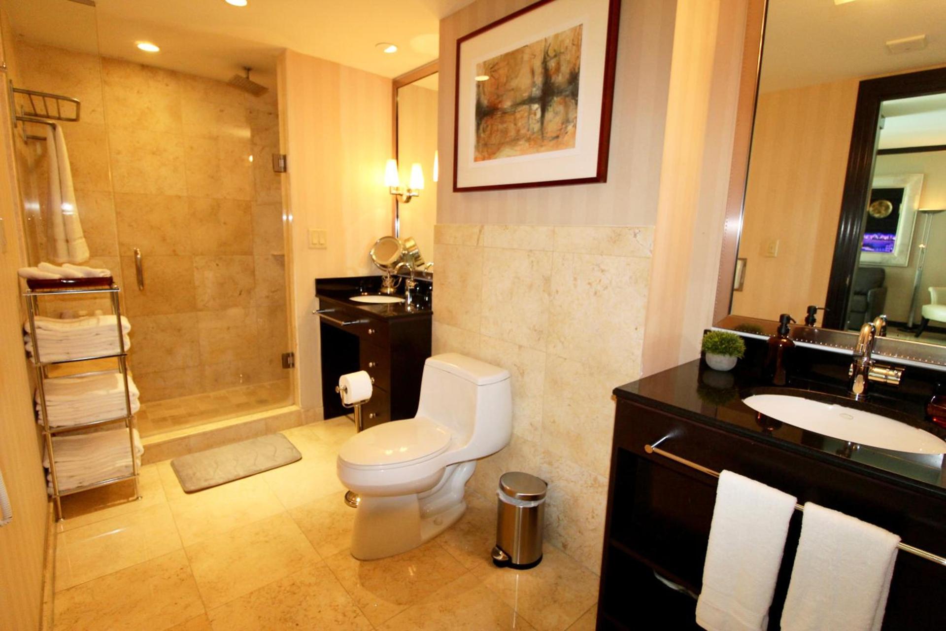 Boutique Suites 3 min walk to beach photo 39