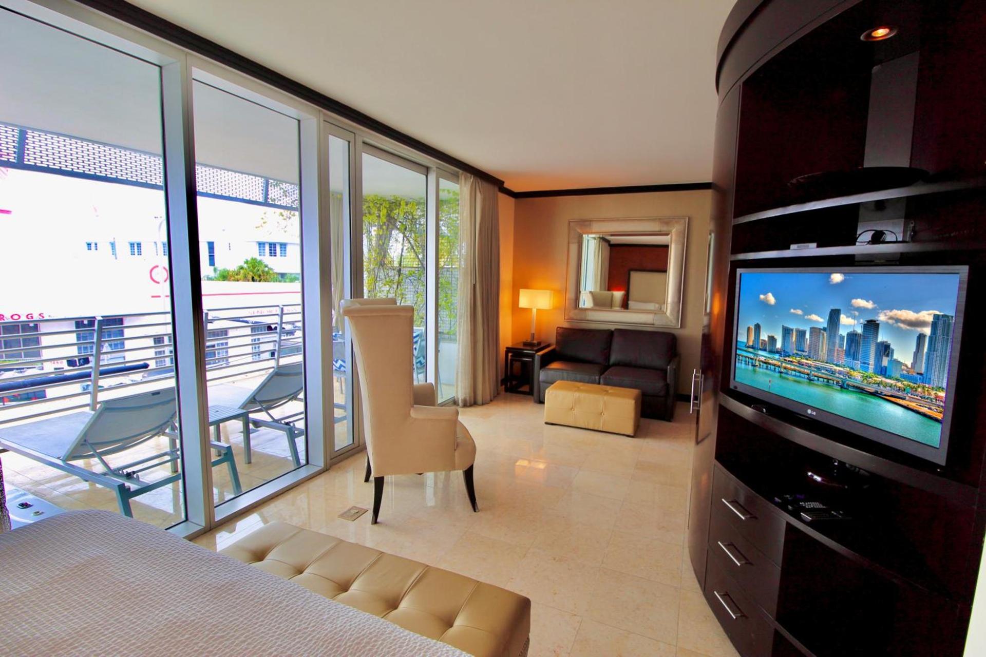 Boutique Suites 3 min walk to beach photo 43