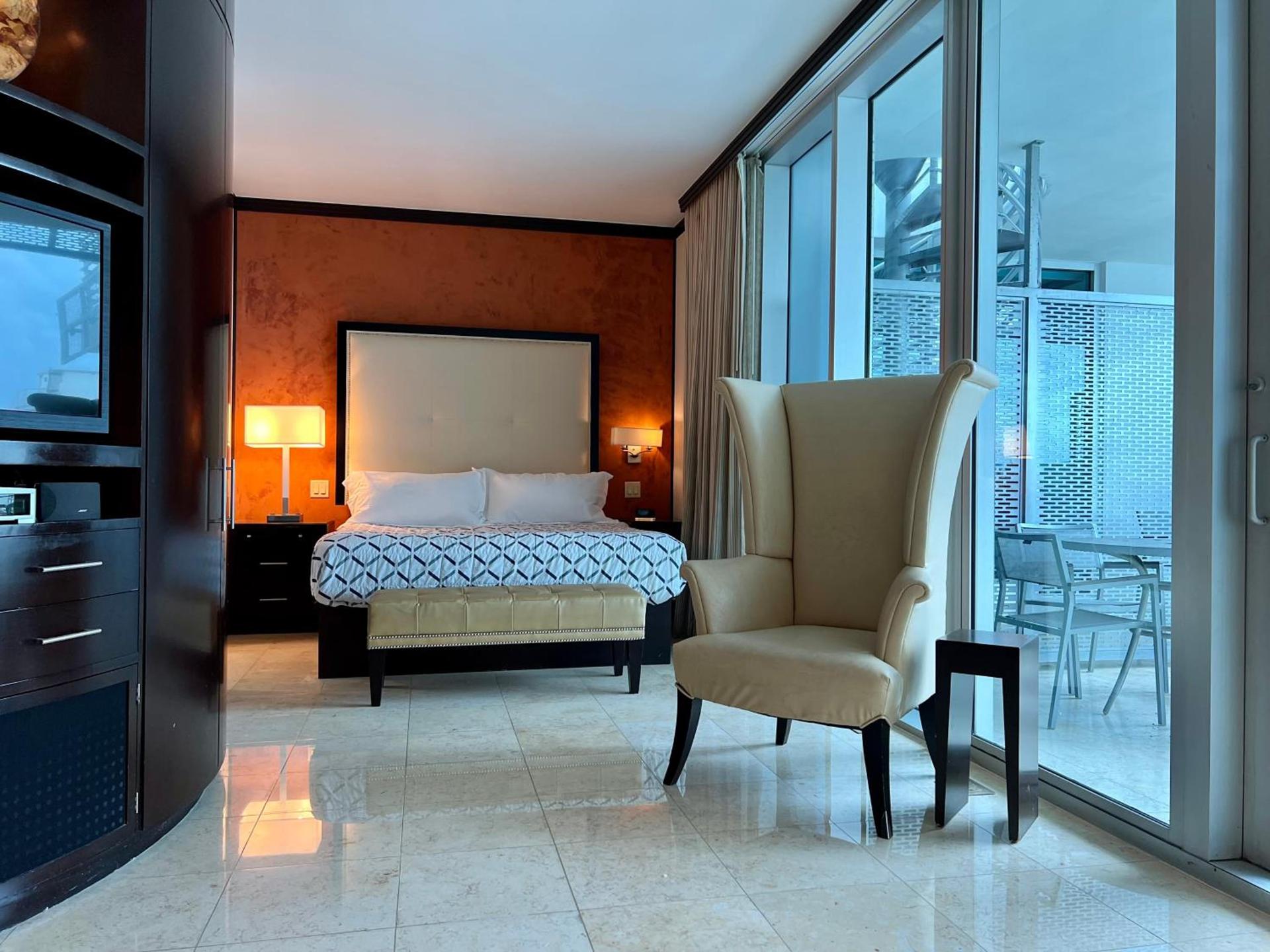 Boutique Suites 3 min walk to beach photo 54