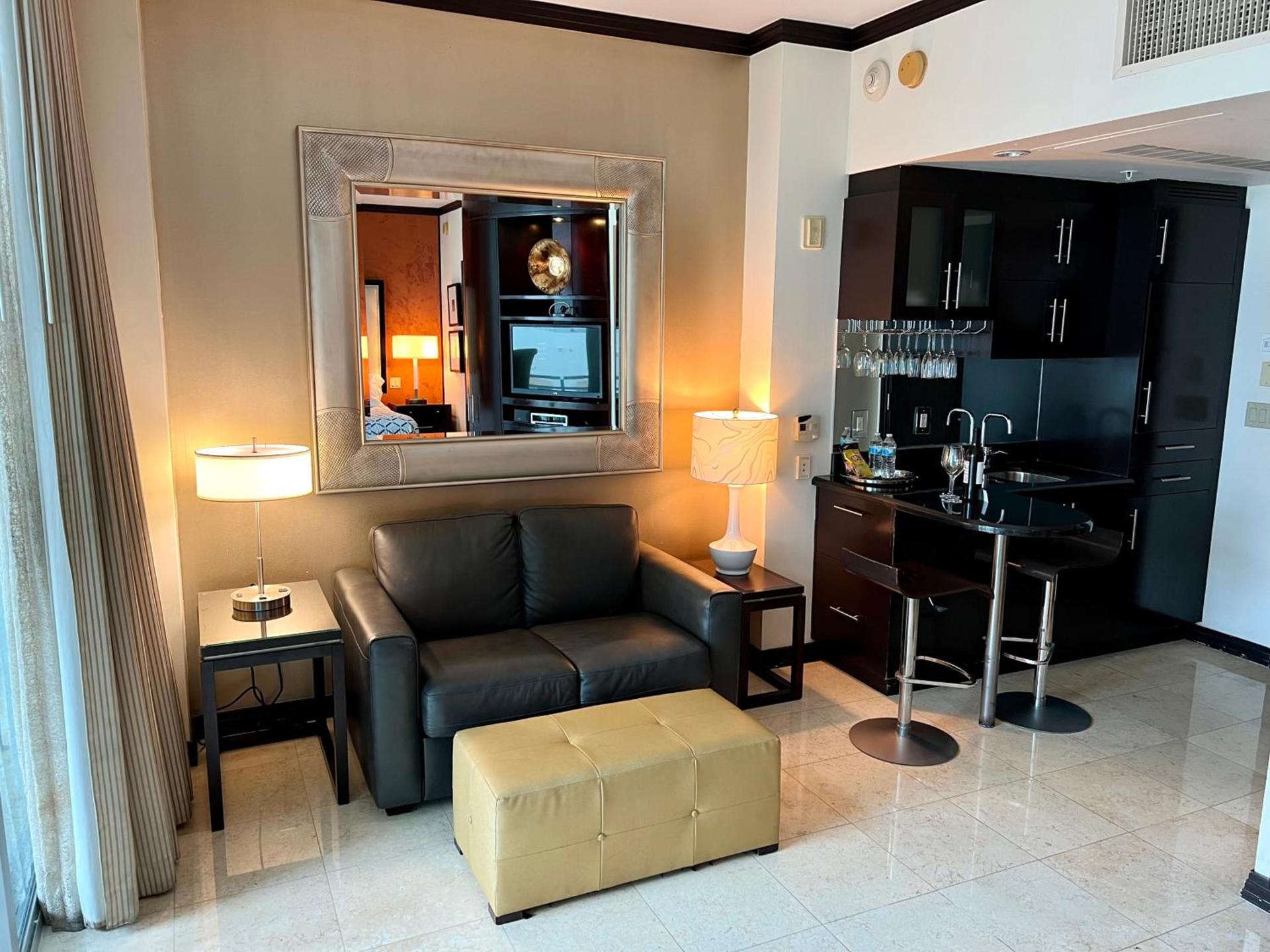Boutique Suites 3 min walk to beach photo 55