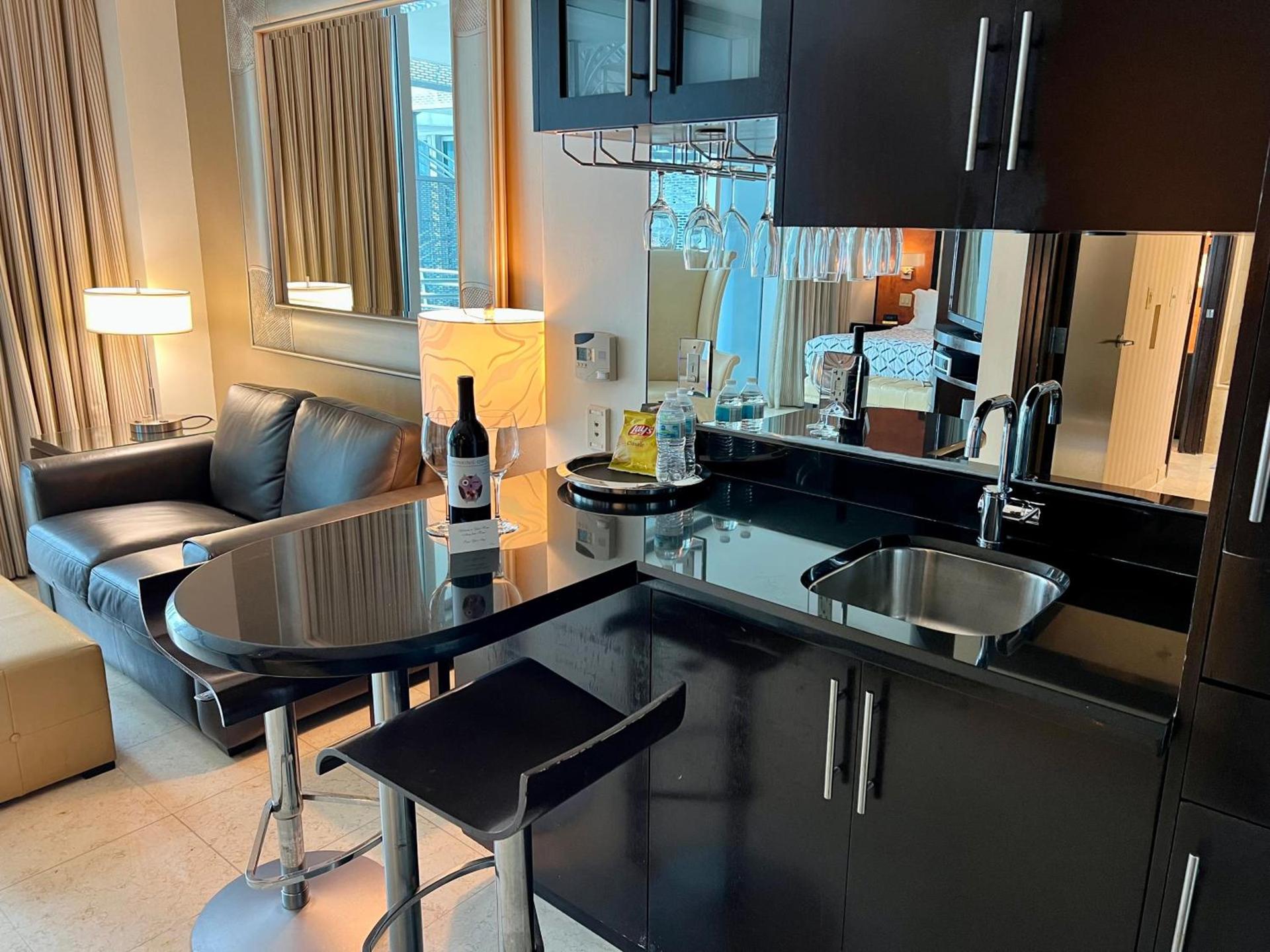 Boutique Suites 3 min walk to beach photo 50