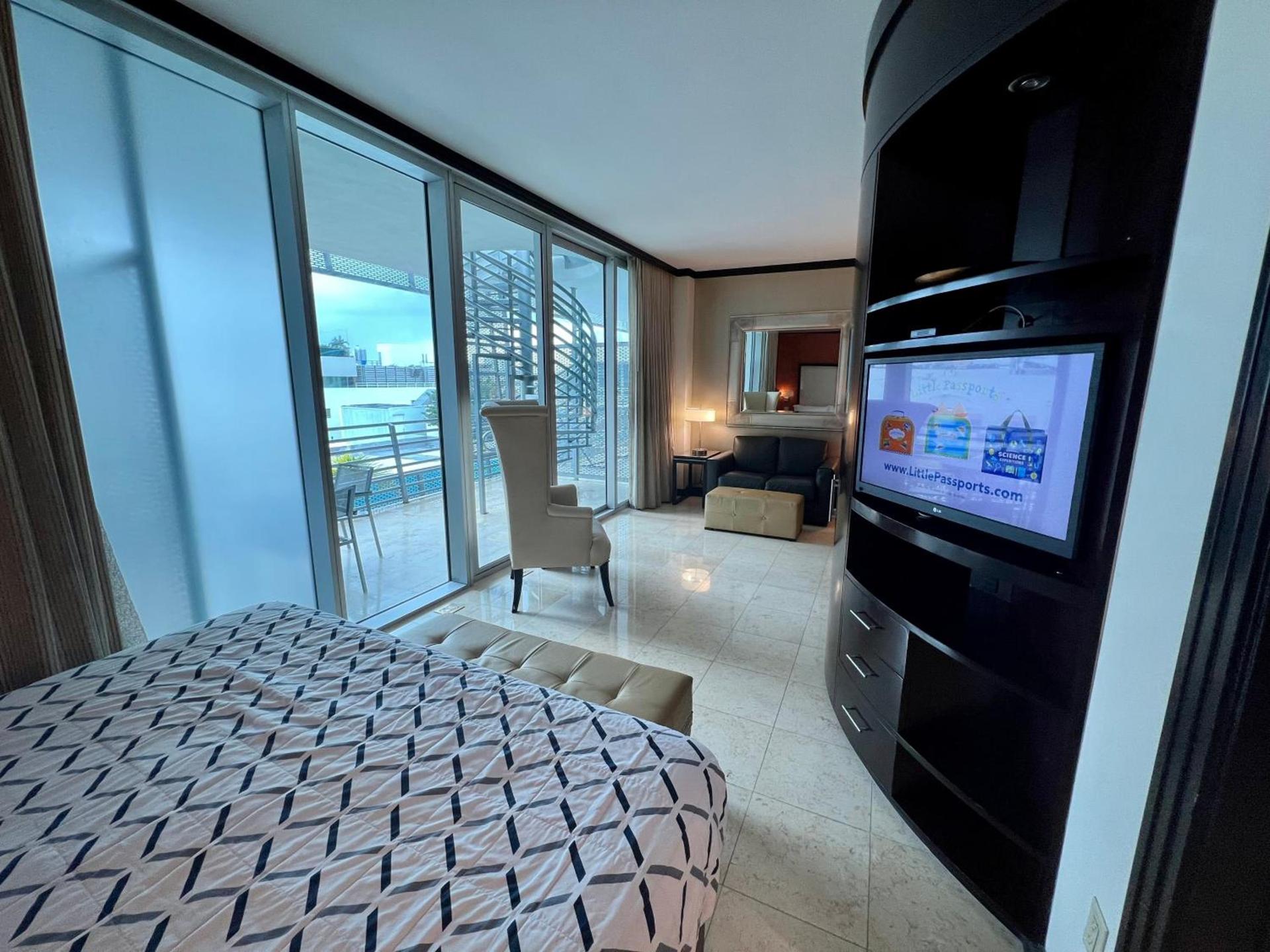 Boutique Suites 3 min walk to beach photo 48