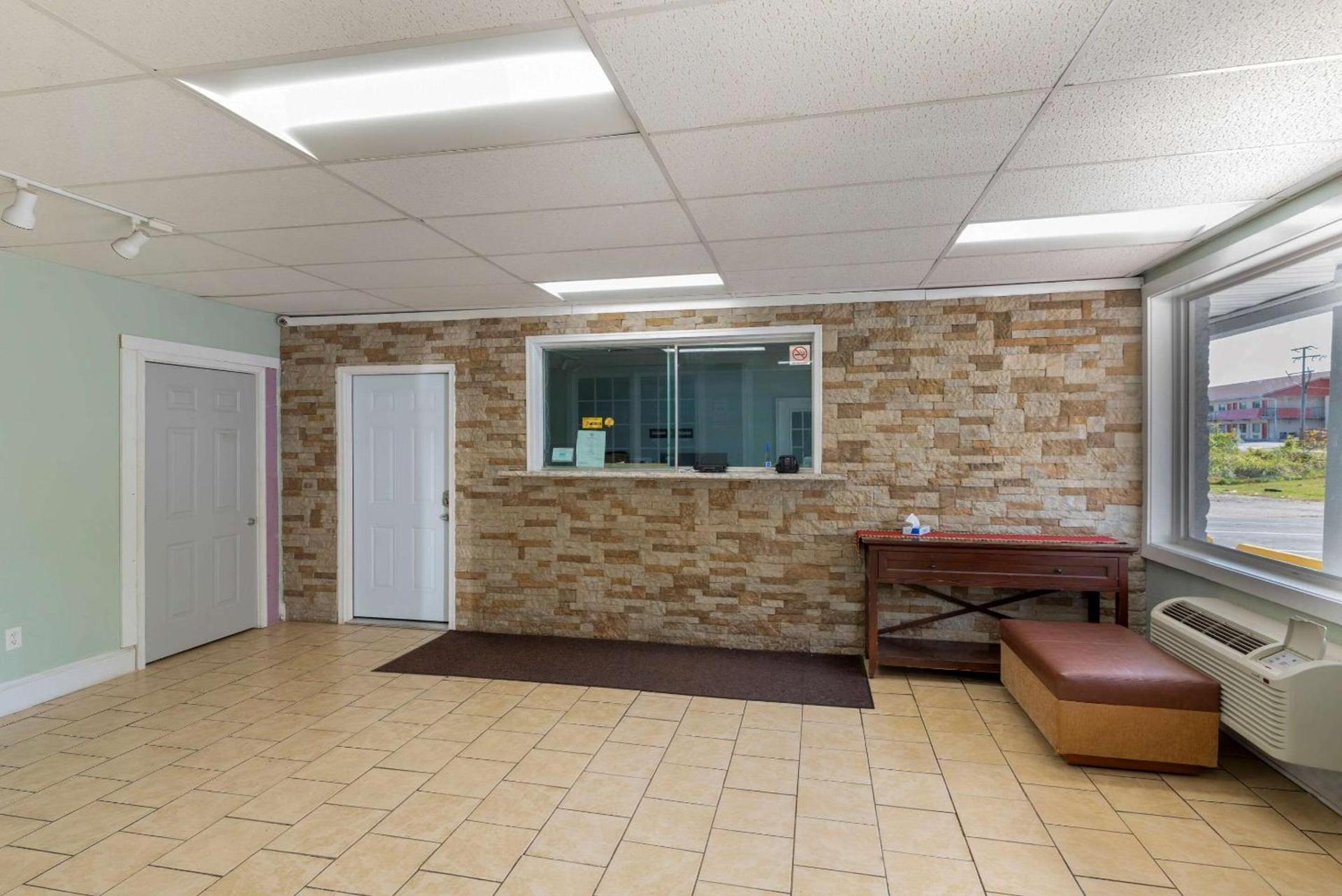 Rodeway Inn Colonial Heights I-95 photo 6