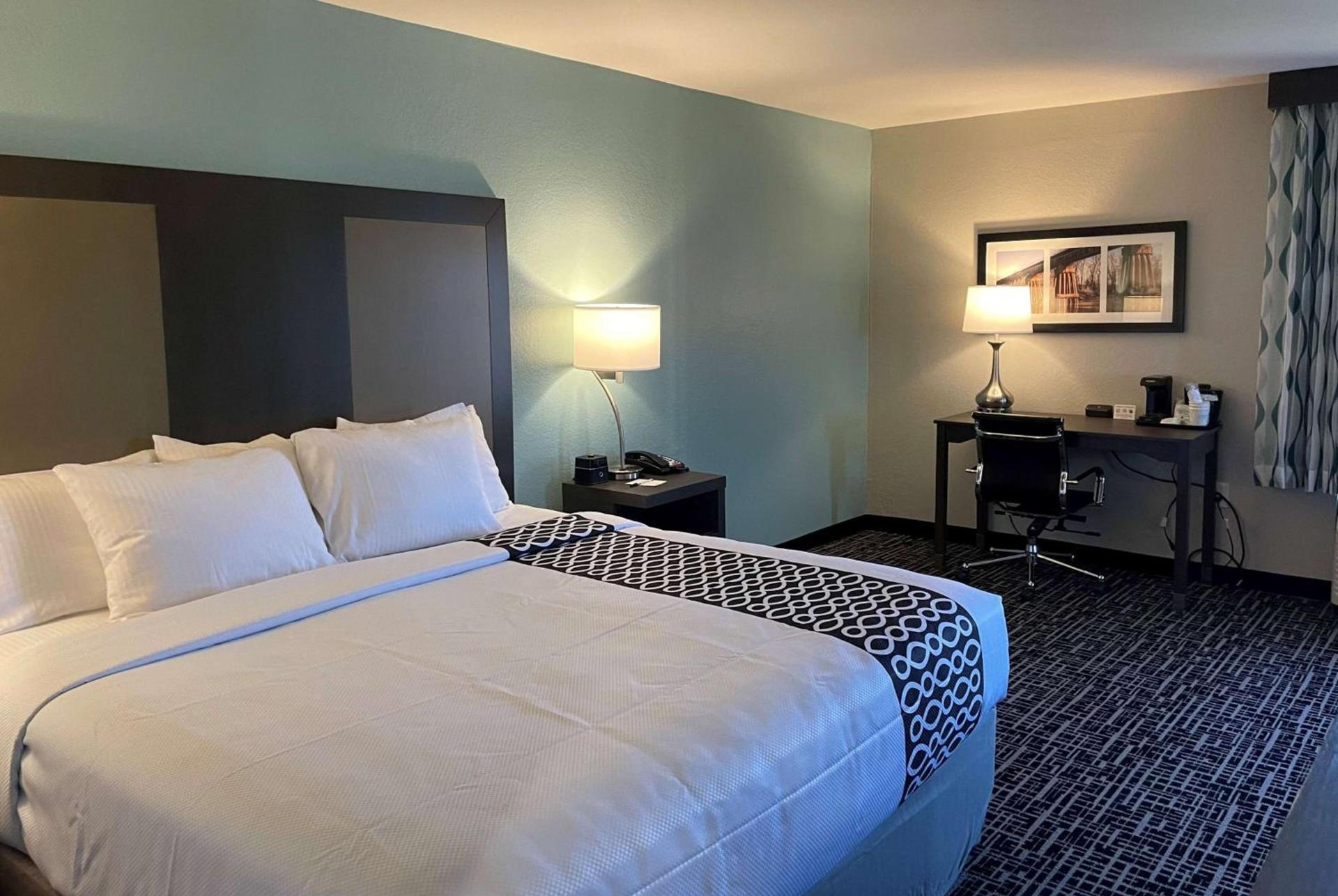 La Quinta by Wyndham Jonesboro photo 17