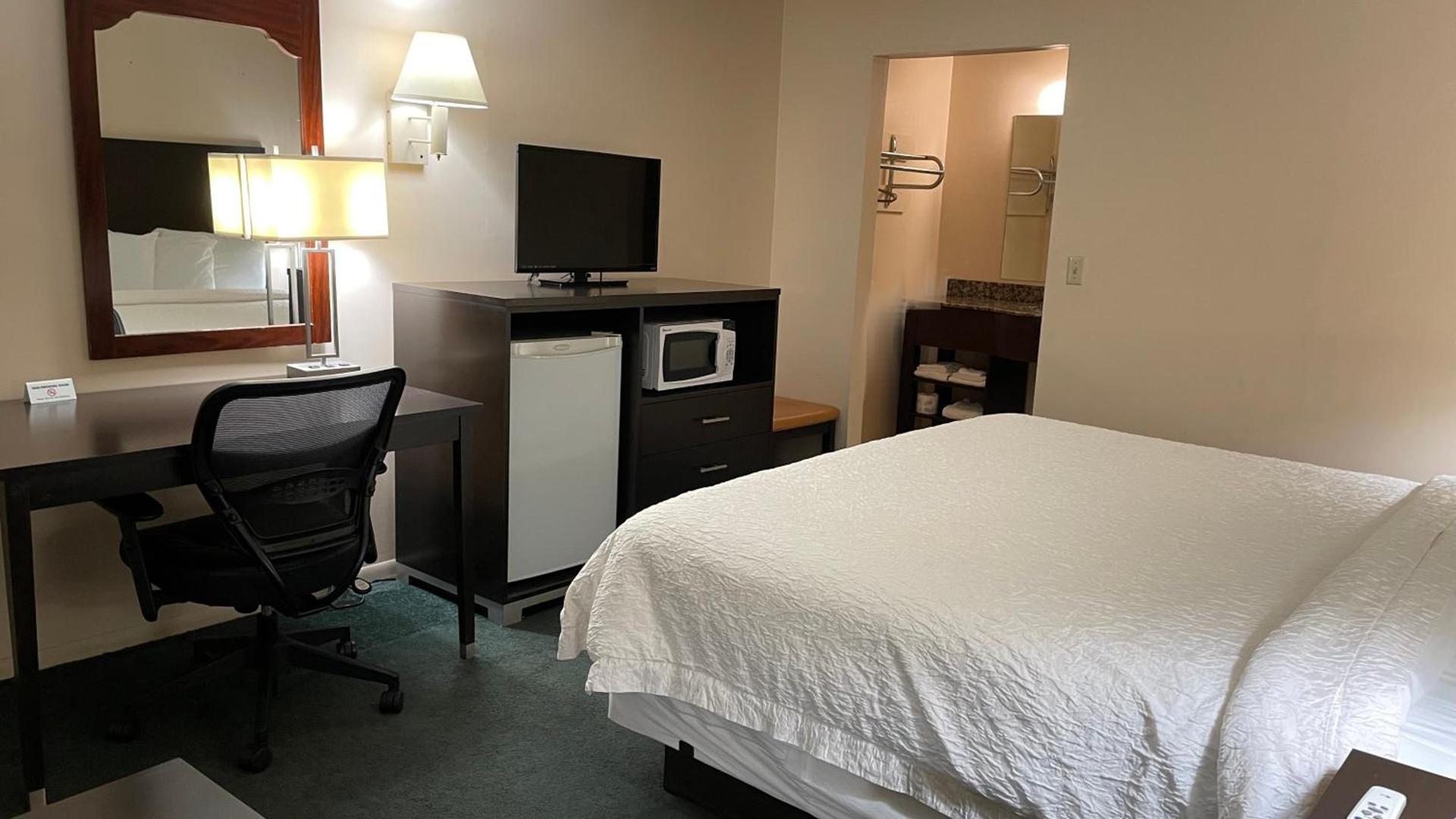 Slumber Inn Harrisonville photo 11