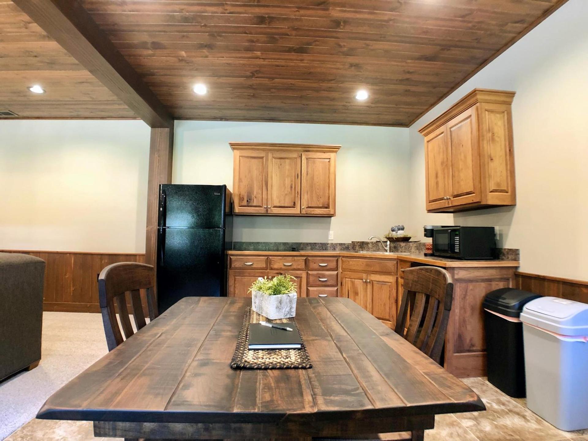 Sojourner's Lodge & Log Cabin Suites photo 62