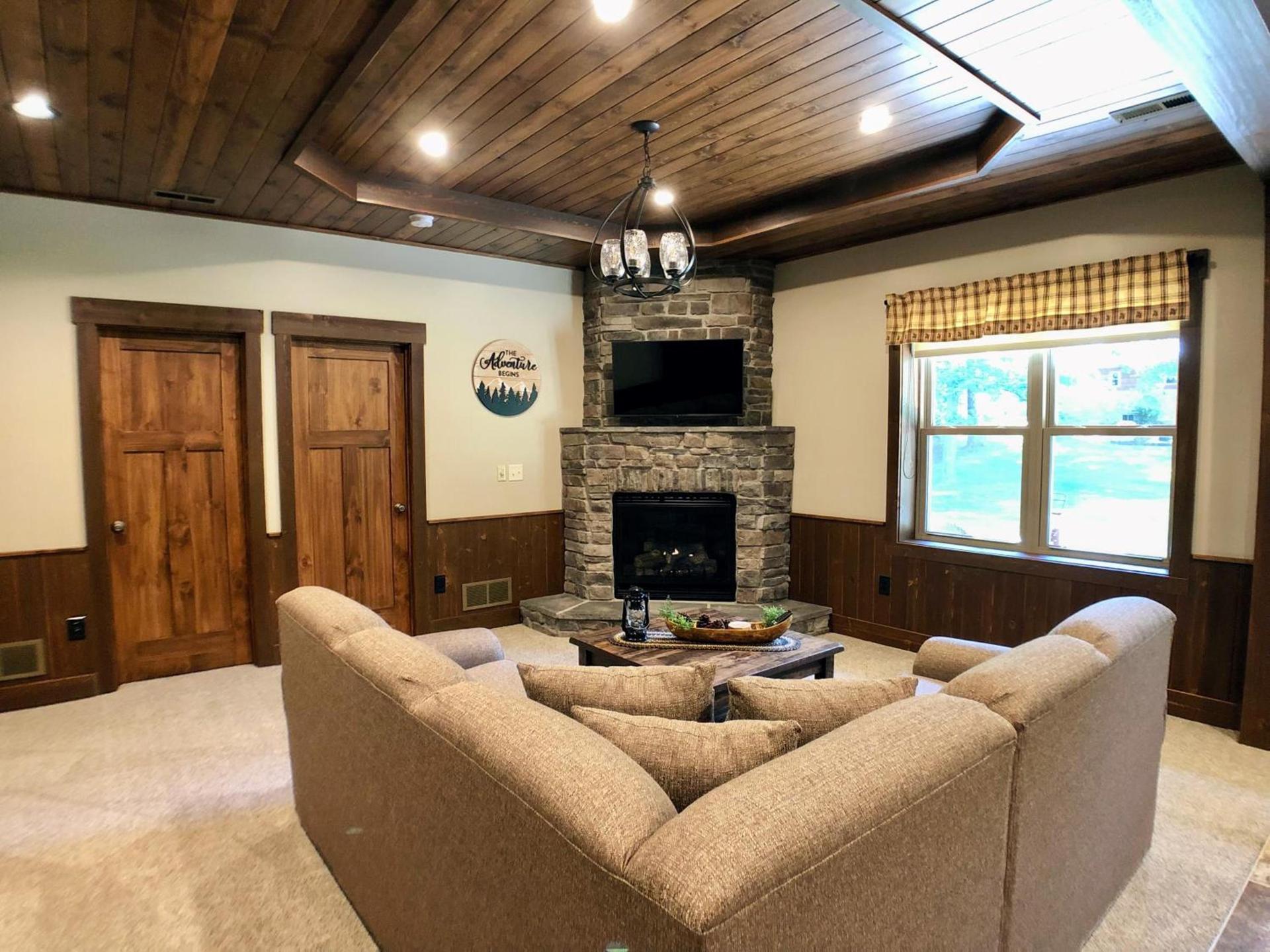 Sojourner's Lodge & Log Cabin Suites photo 50
