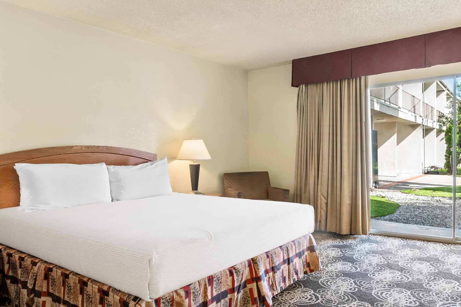 Golden Sails Hotel photo 49