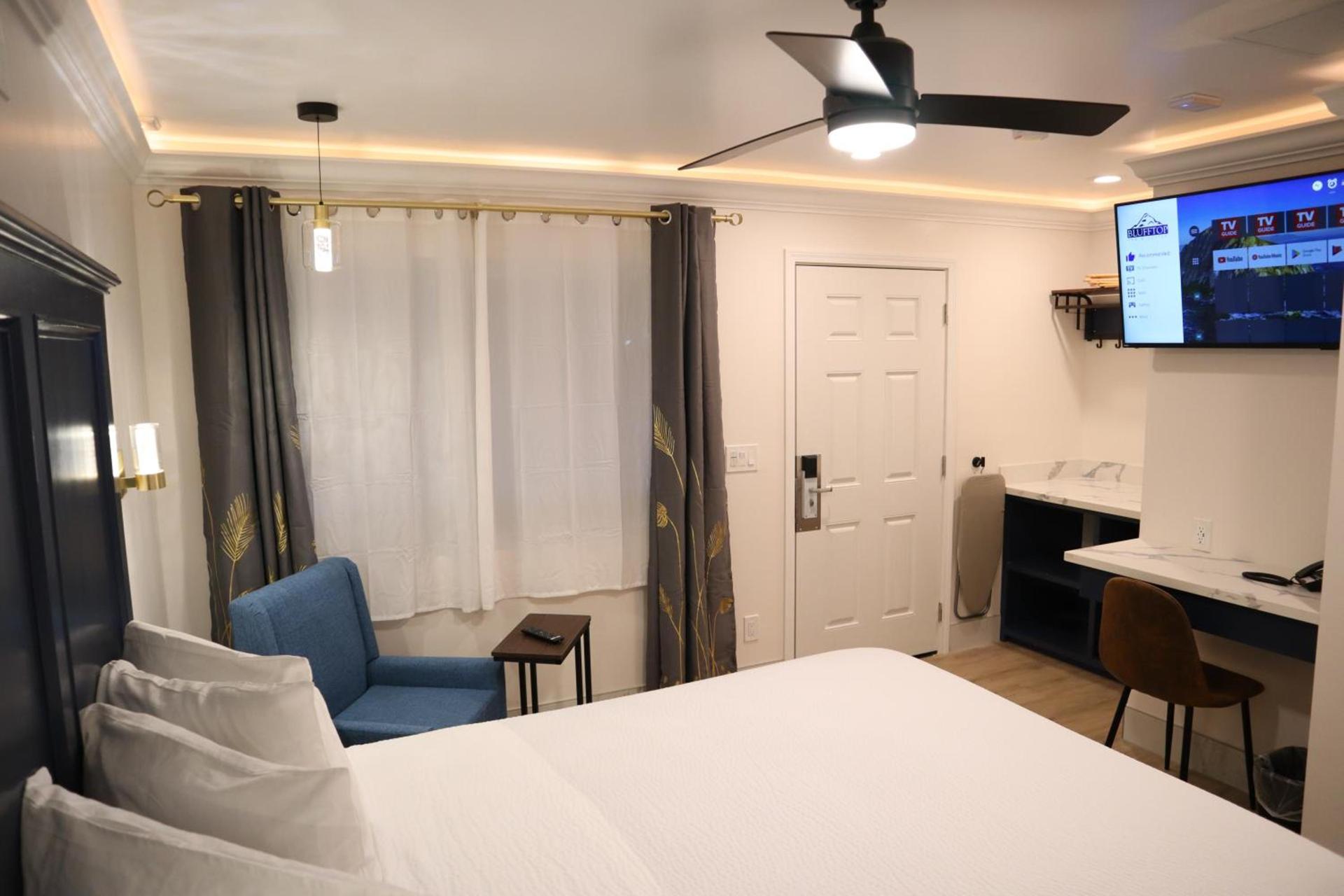 Blufftop Inn & Suites - Wharf/Restaurant District photo 5