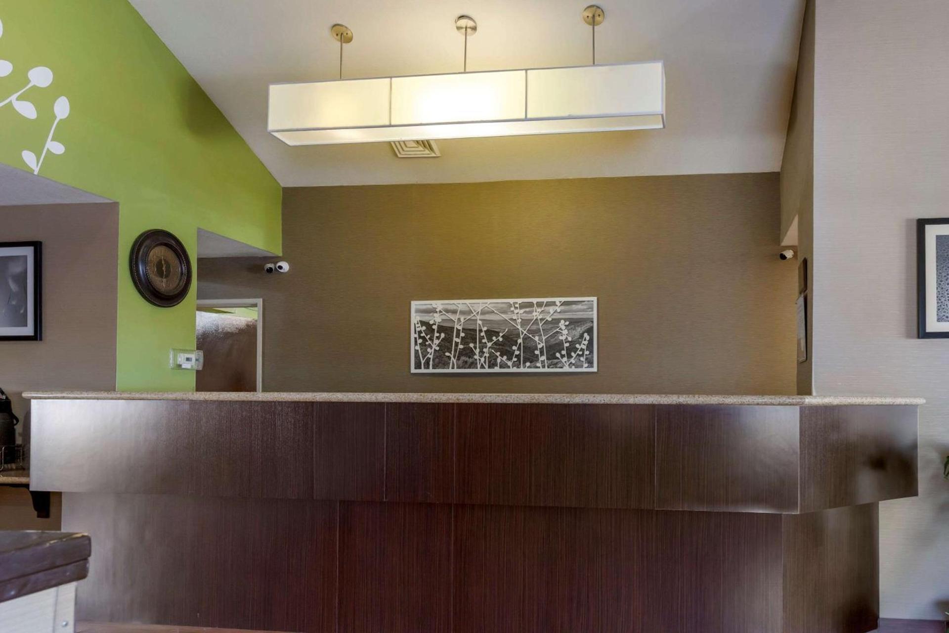 Sleep Inn Ontario photo 3