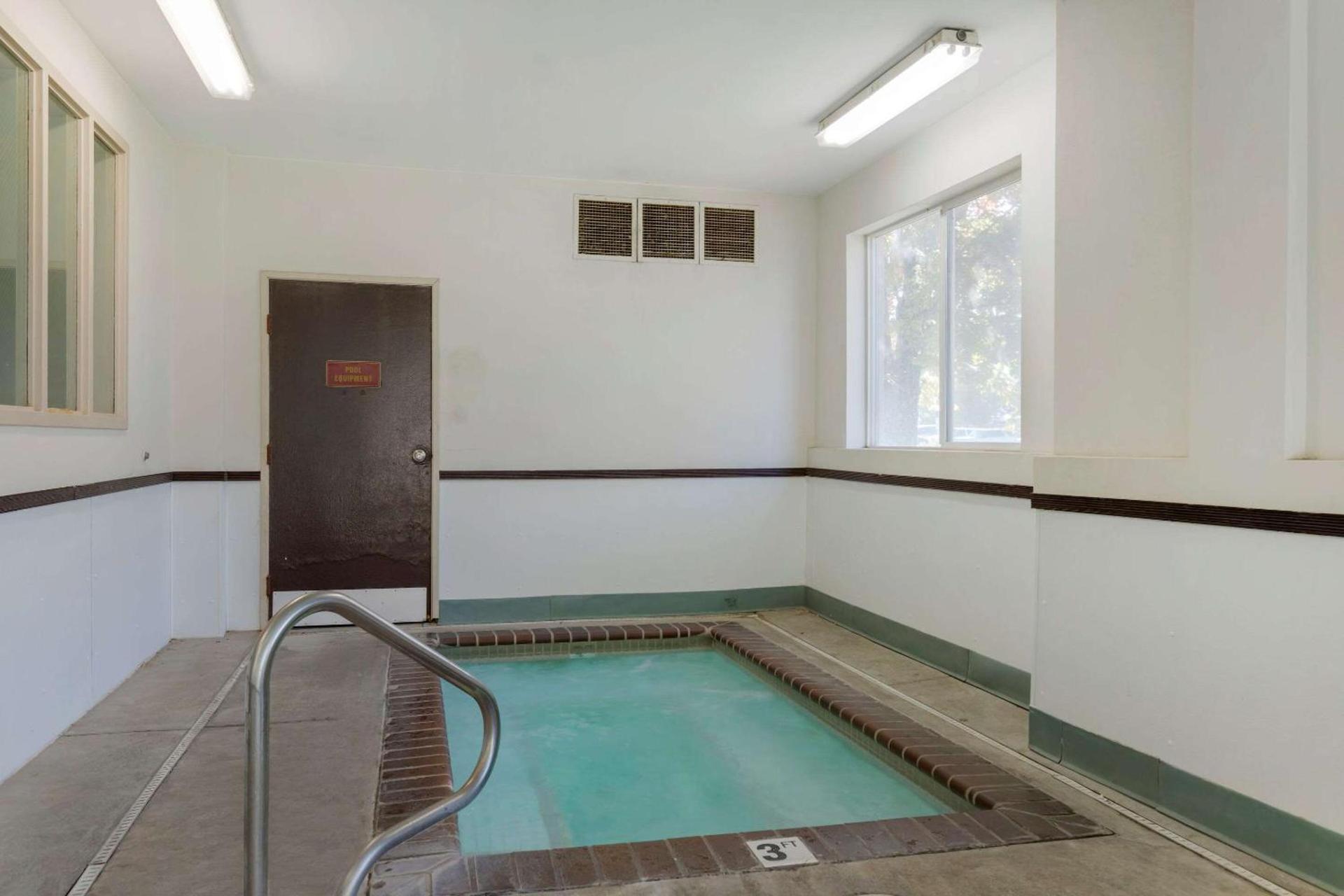 Sleep Inn Ontario photo 24