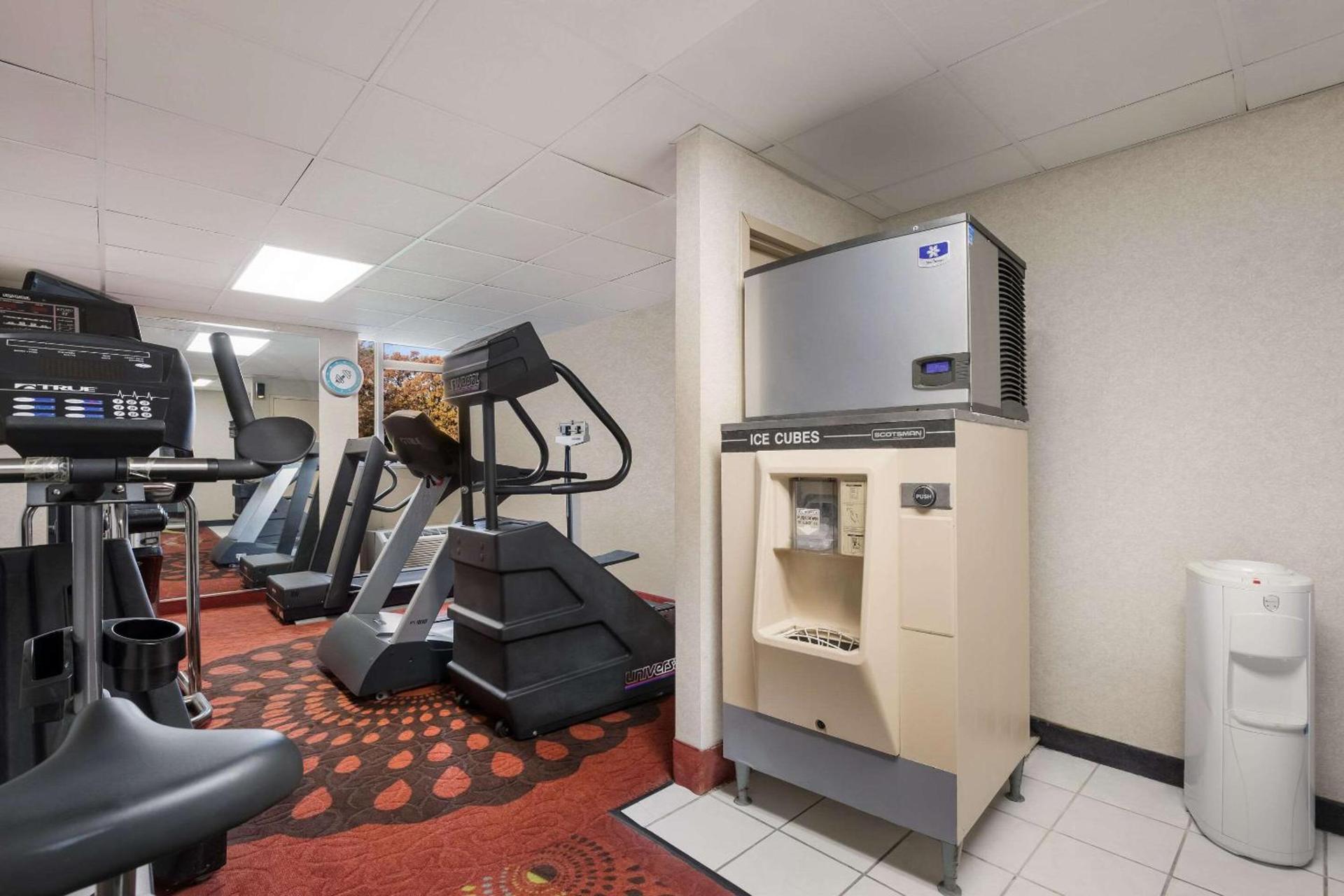 Quality Inn Joliet photo 18