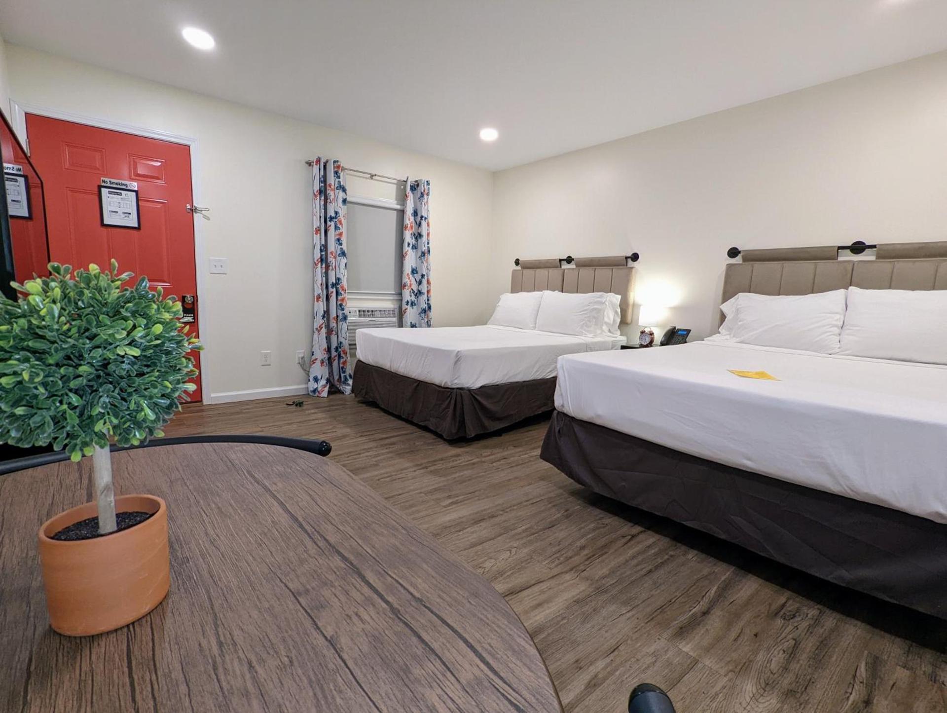 The Honey Bee Motel photo 2