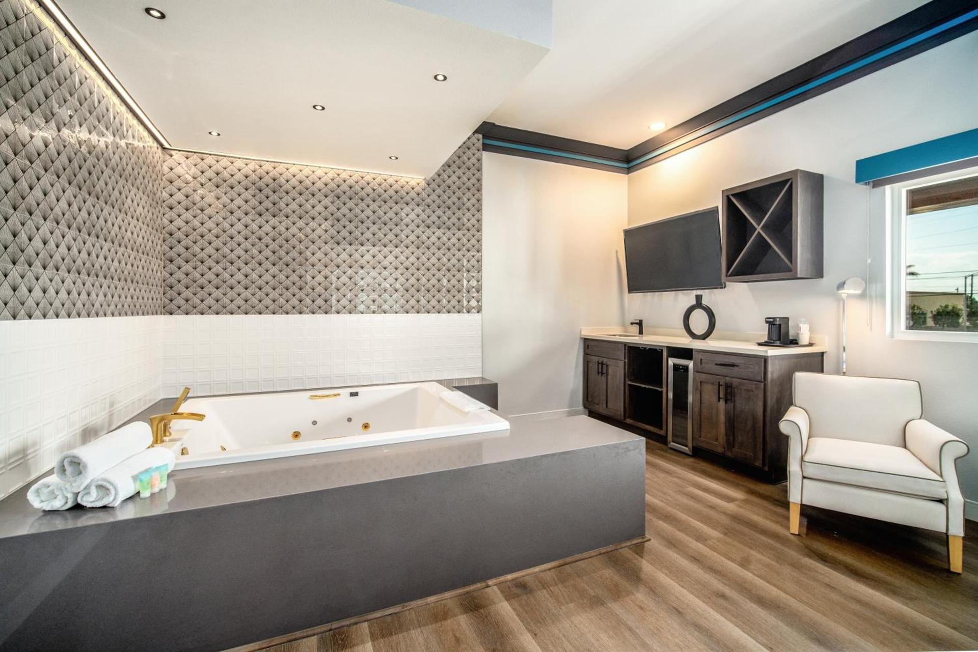 Aspire Inn Studios & Spas photo 60