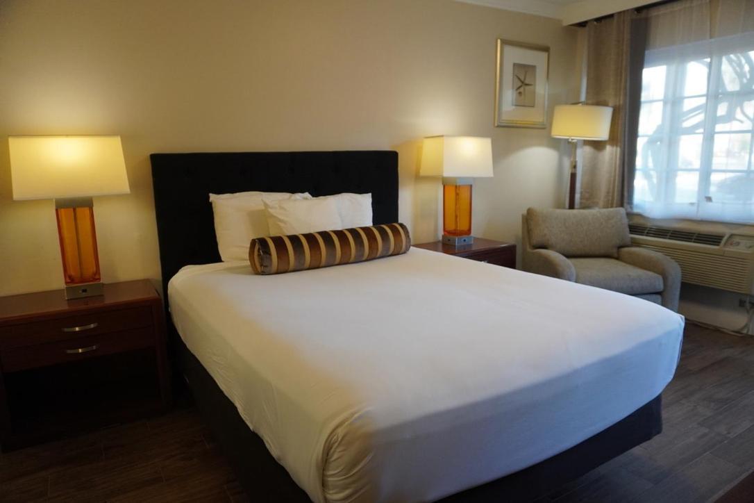 Rose Garden Inn photo 37