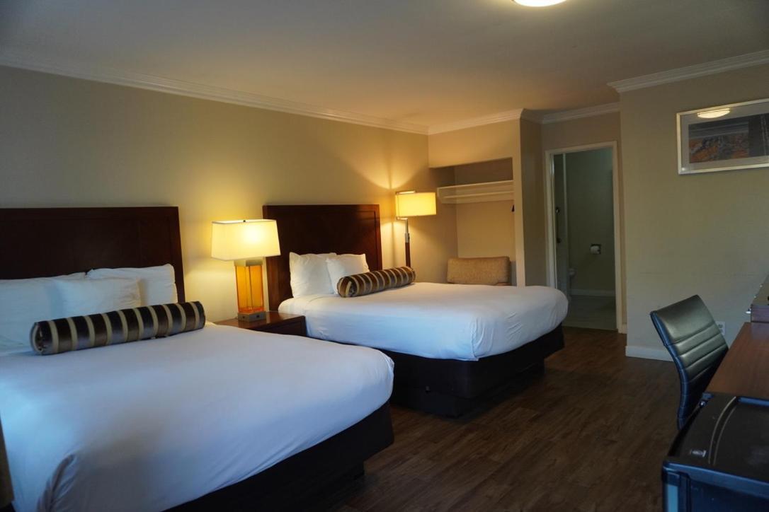Rose Garden Inn photo 25