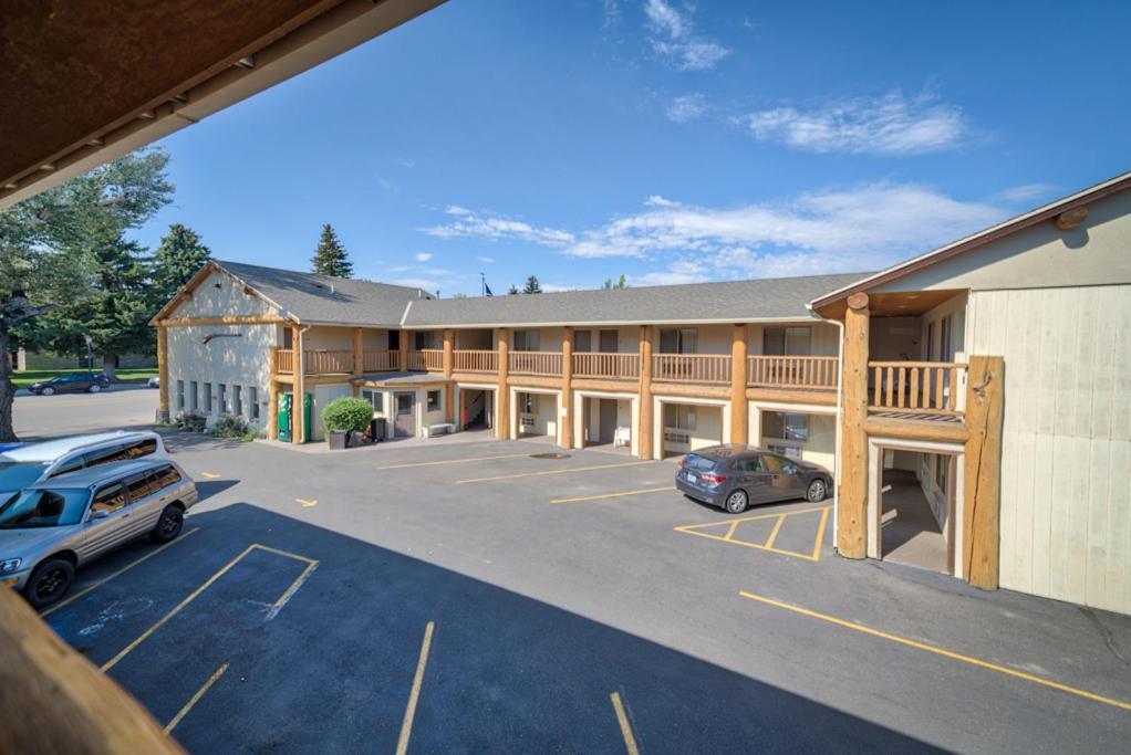 Moose Creek Lodge & Suites photo 35