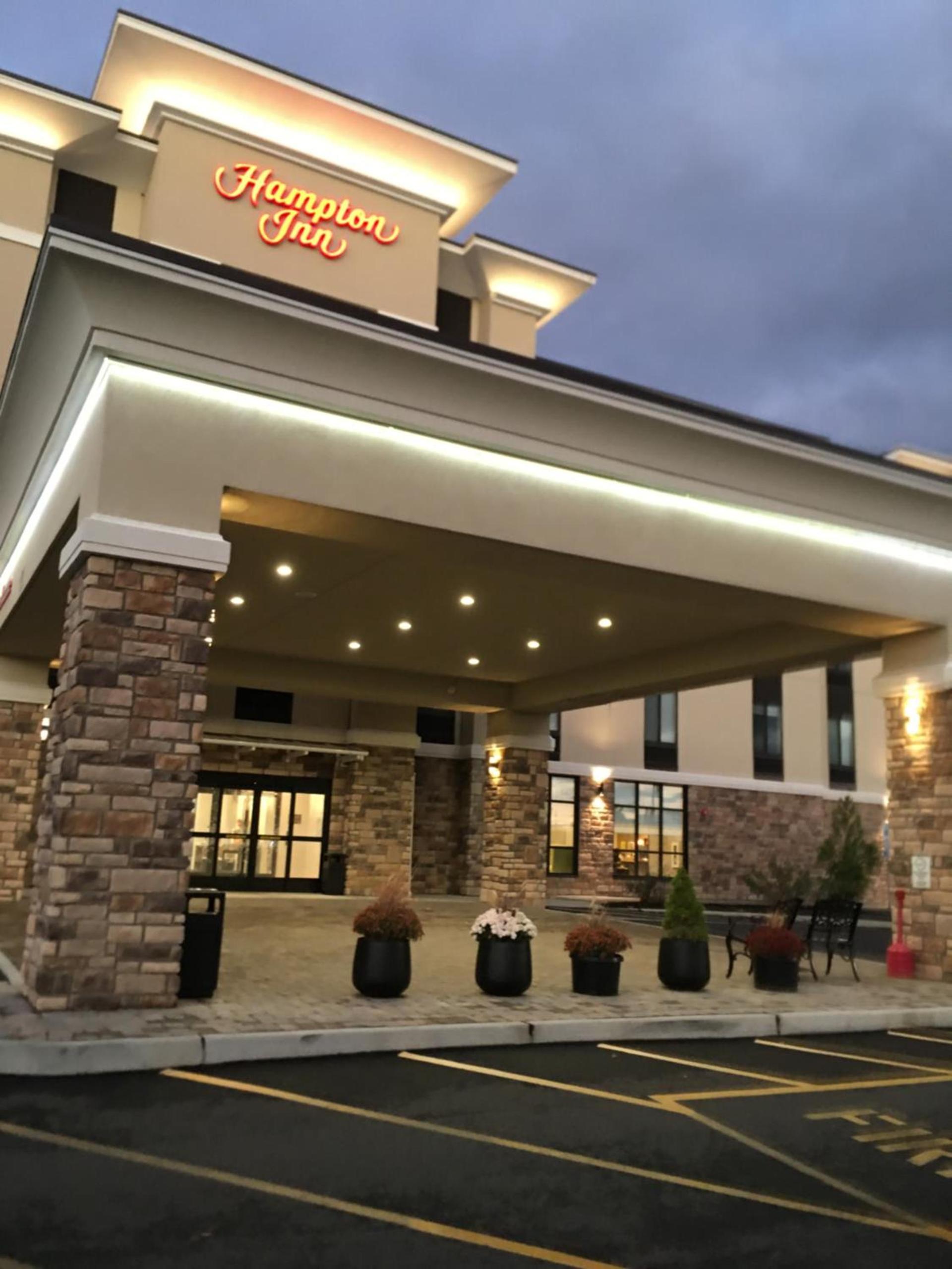 Hampton Inn Old Bridge NJ photo 1