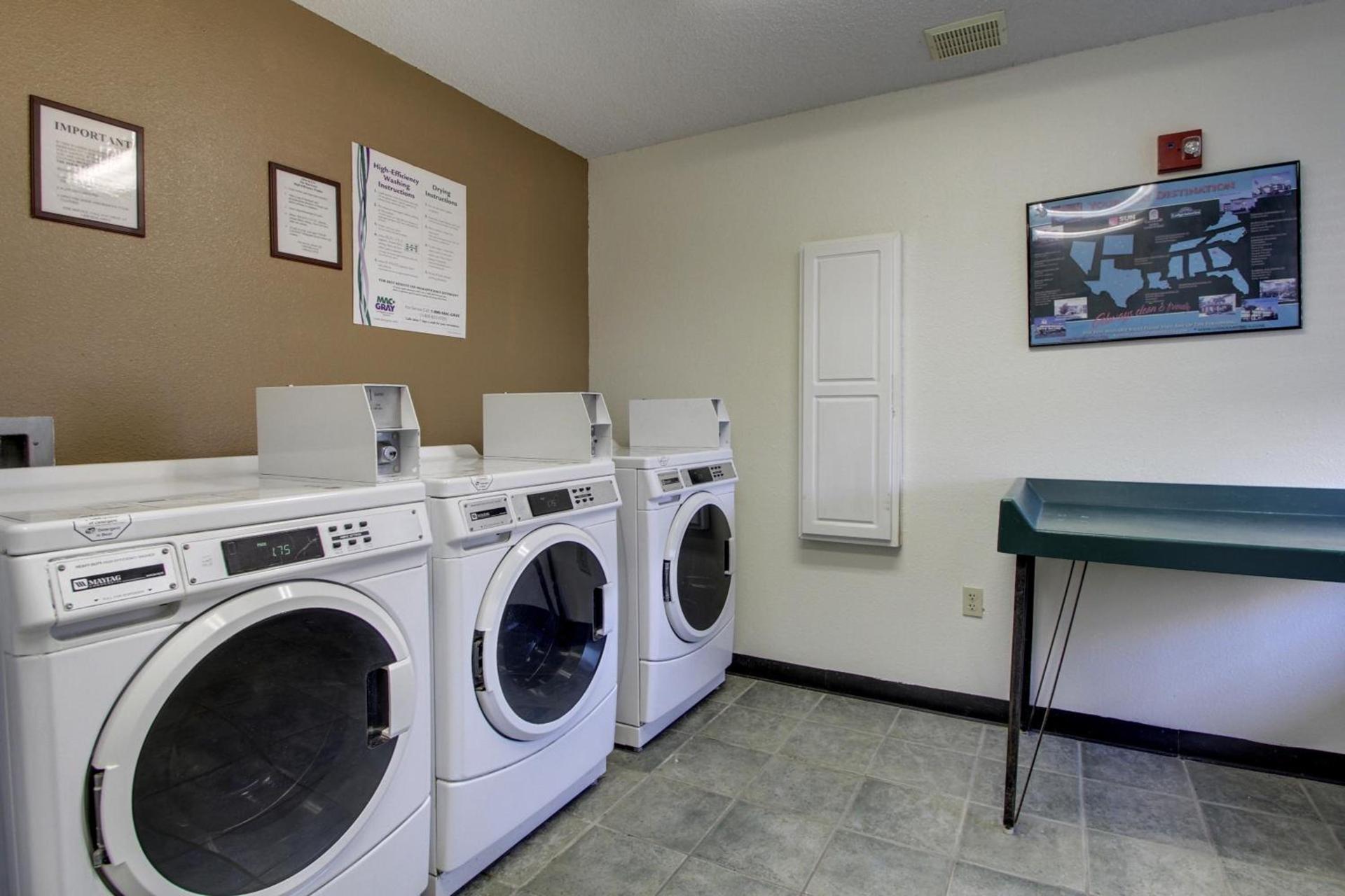 InTown Suites Extended Stay Birmingham AL - Lakeshore Parkway photo 8