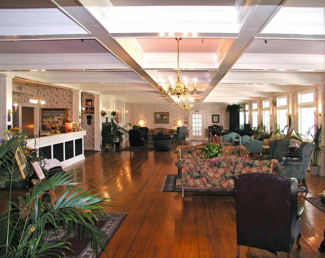 Lakeside Inn on Lake Dora photo 27