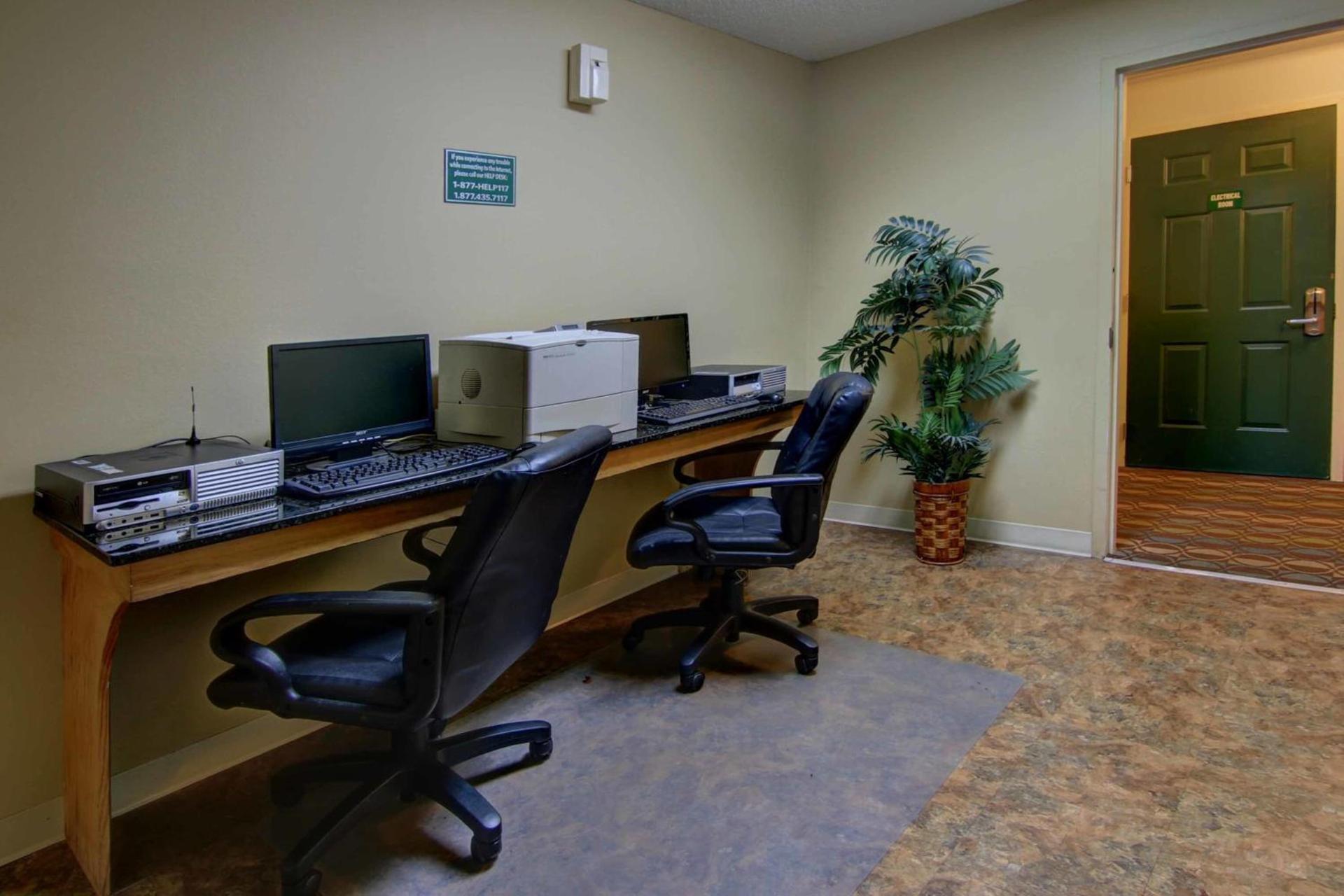 InTown Suites Extended Stay Marietta GA - Roswell Rd photo 15