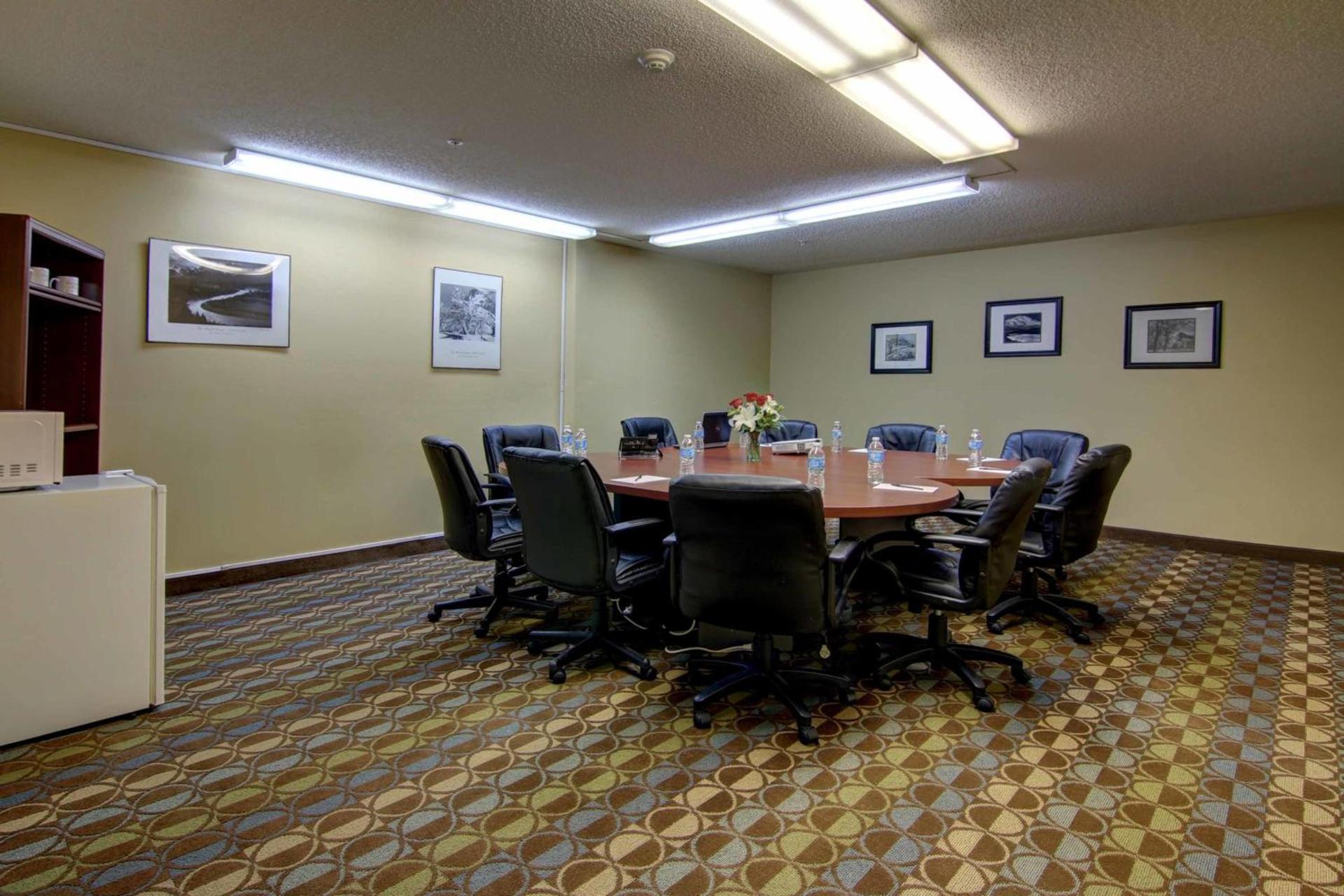 InTown Suites Extended Stay Marietta GA - Roswell Rd photo 8