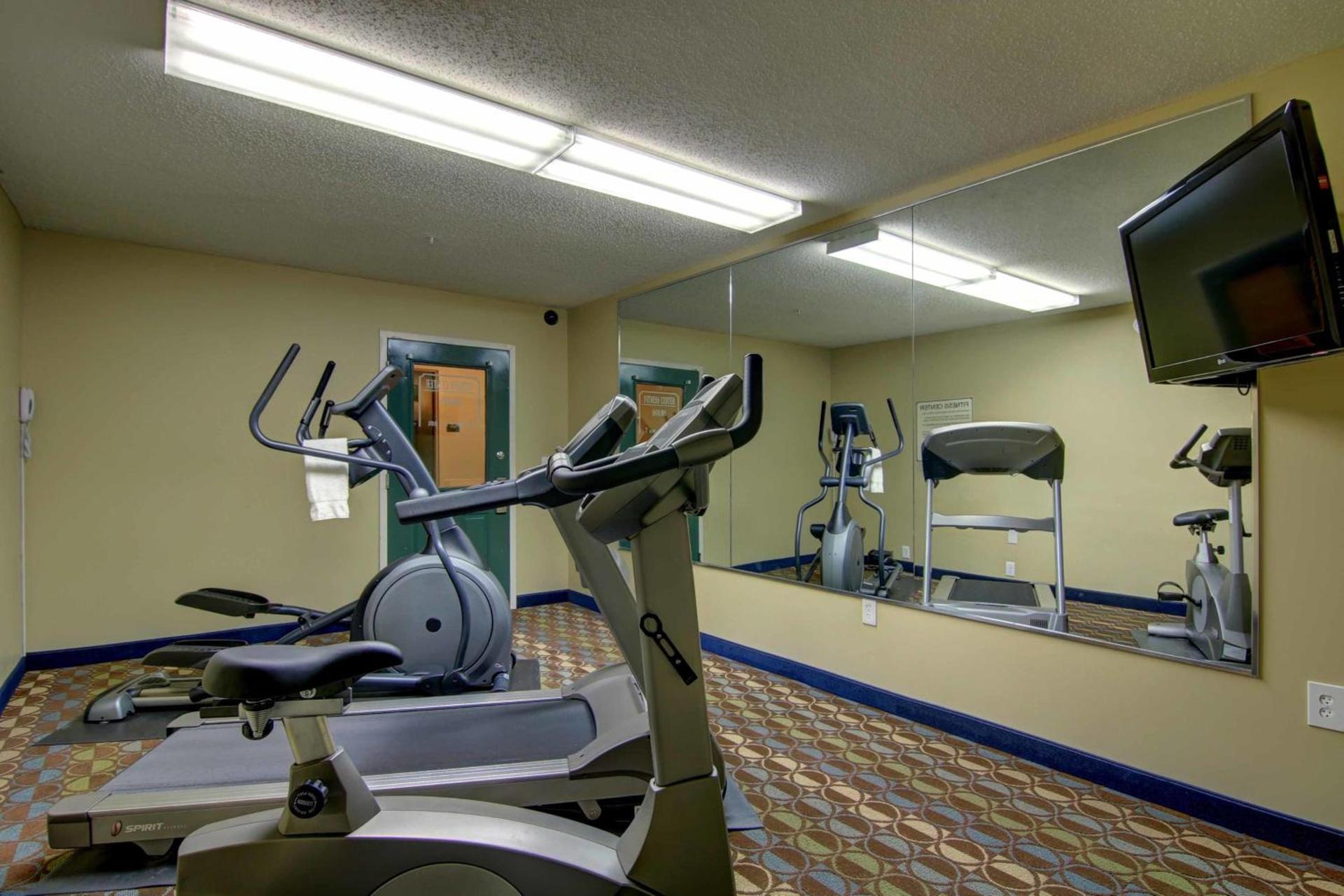 InTown Suites Extended Stay Marietta GA - Roswell Rd photo 12