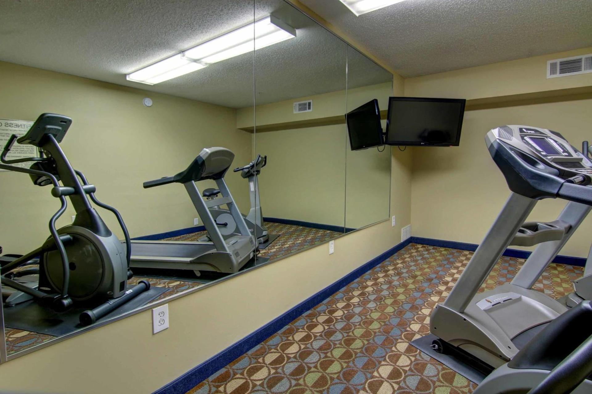 InTown Suites Extended Stay Marietta GA - Roswell Rd photo 3