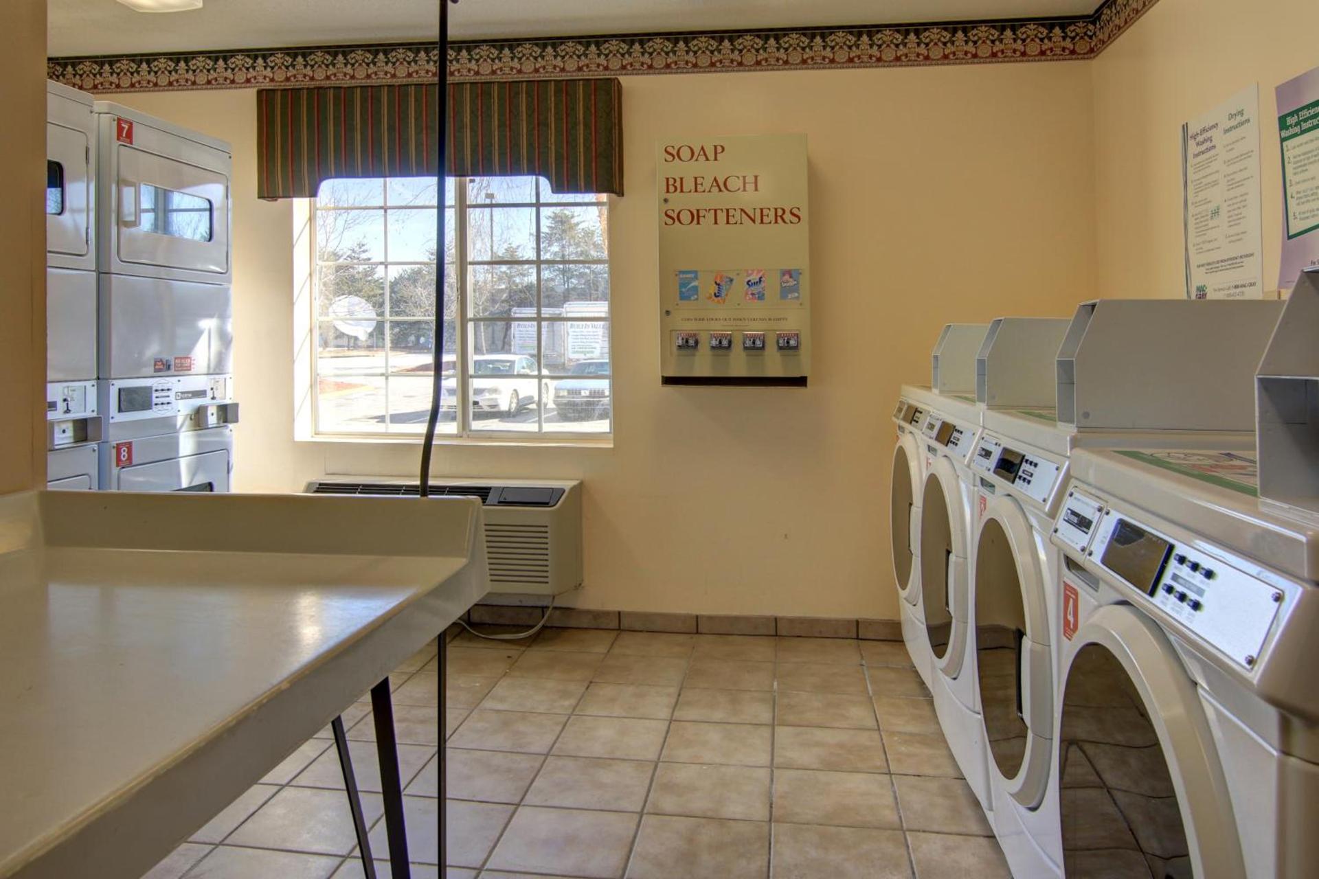 InTown Suites Extended Stay Atlanta GA - Snellville photo 4