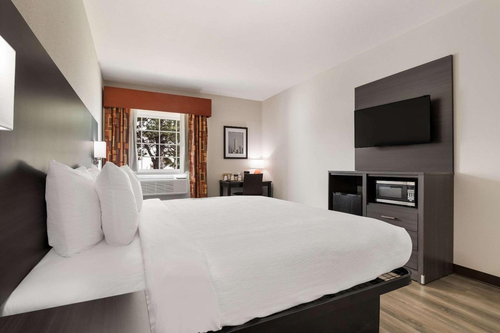 Quality Suites Tulsa I-44 photo 8