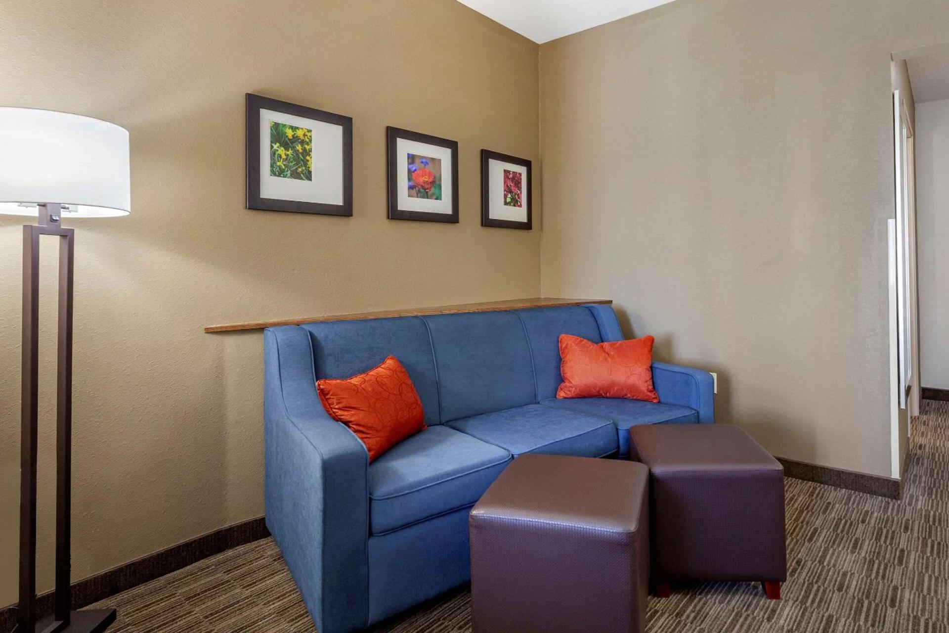 Comfort Suites Oshkosh West photo 25