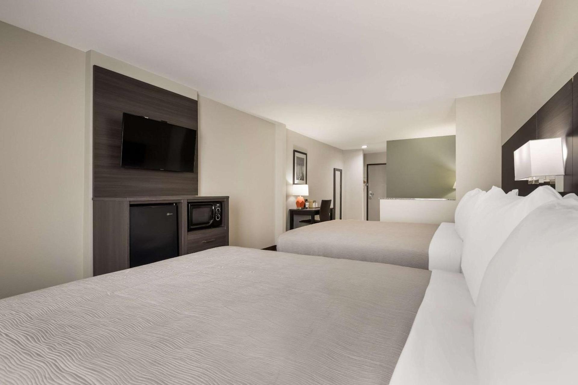Quality Suites Tulsa I-44 photo 14