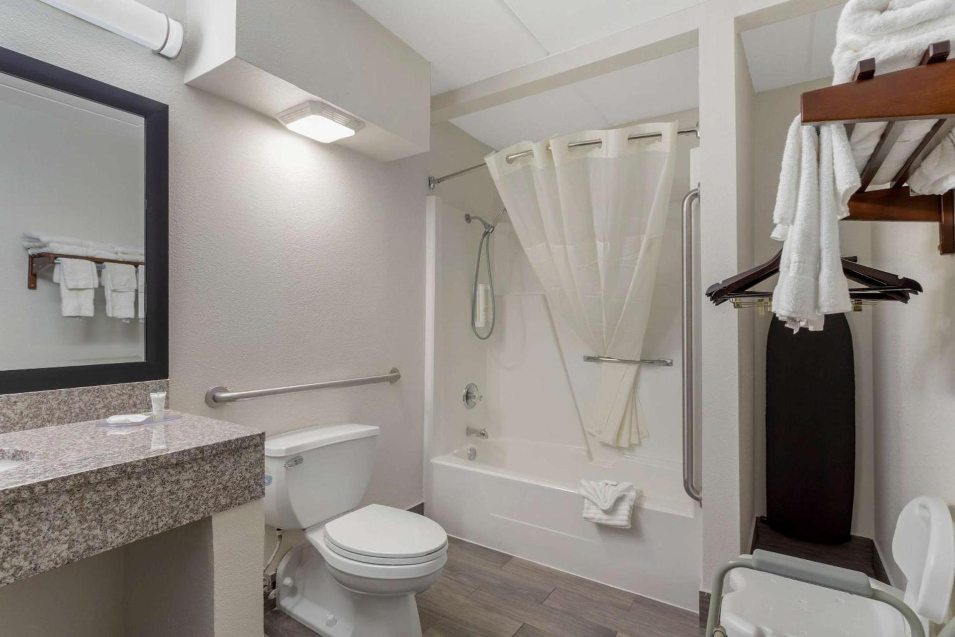 Clarion Pointe Kimball By Choice Hotels photo 11