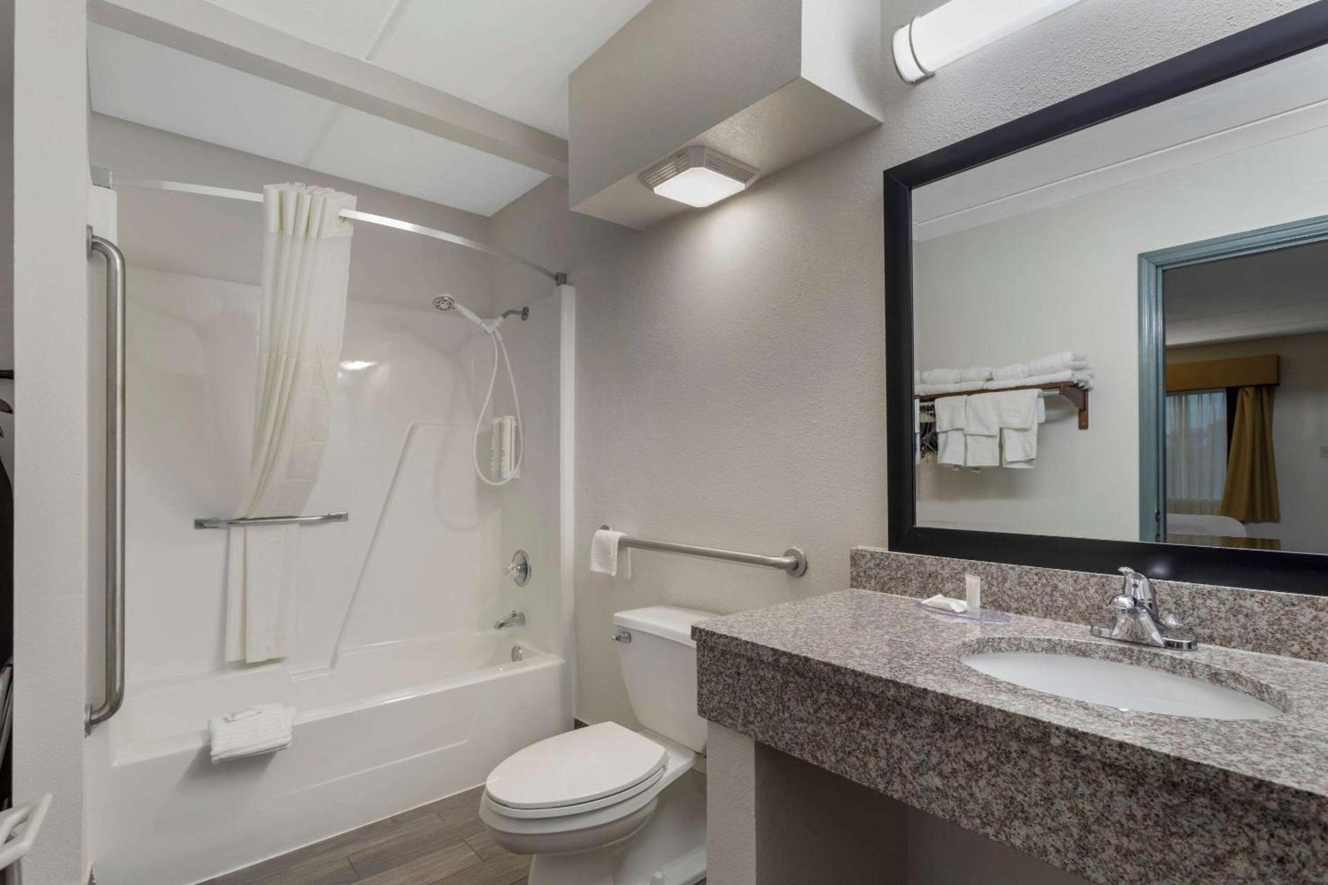 Clarion Pointe Kimball By Choice Hotels photo 16