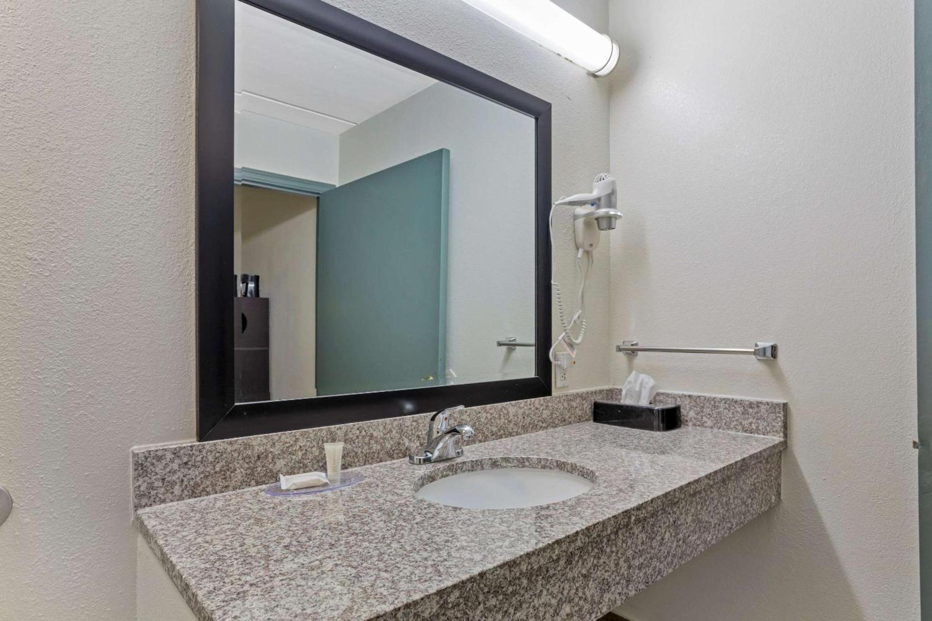 Clarion Pointe Kimball By Choice Hotels photo 17