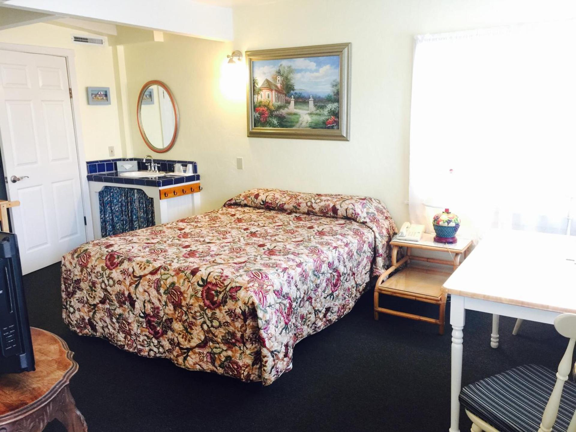 Harbor Inn photo 13