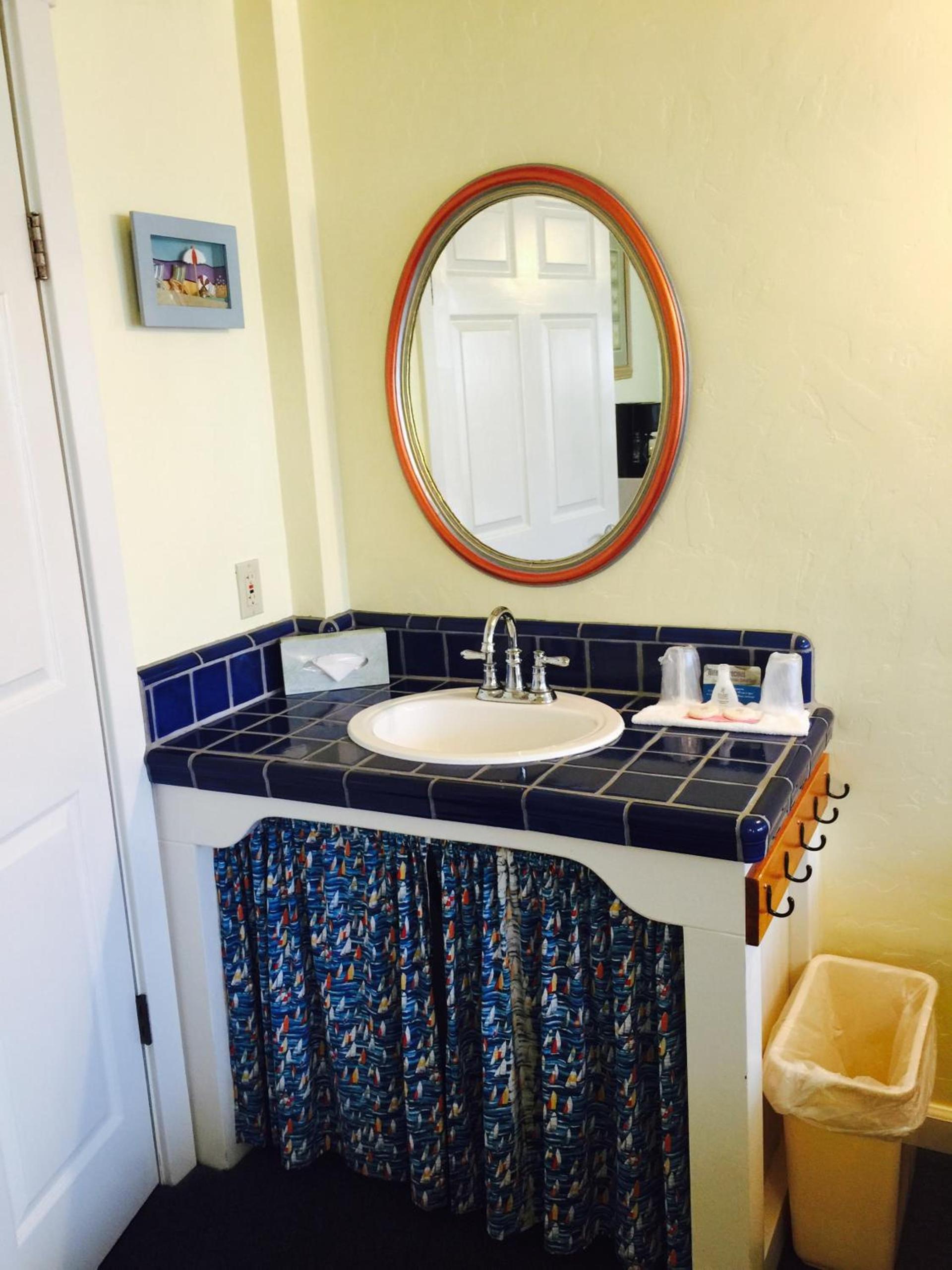 Harbor Inn photo 18